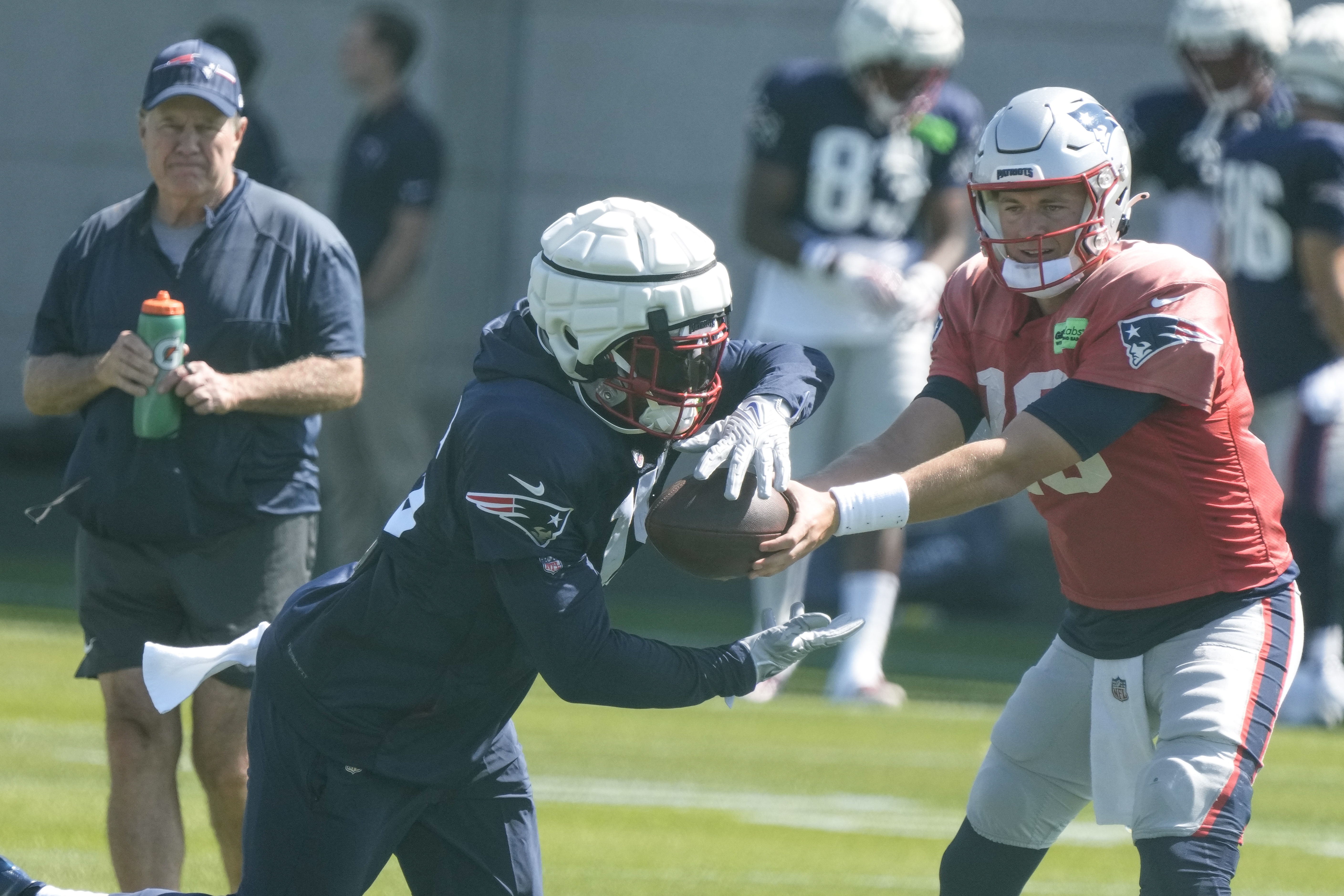 Patriots ease in Ezekiel Elliott slowly, and other observations from their  joint practice - The Boston Globe