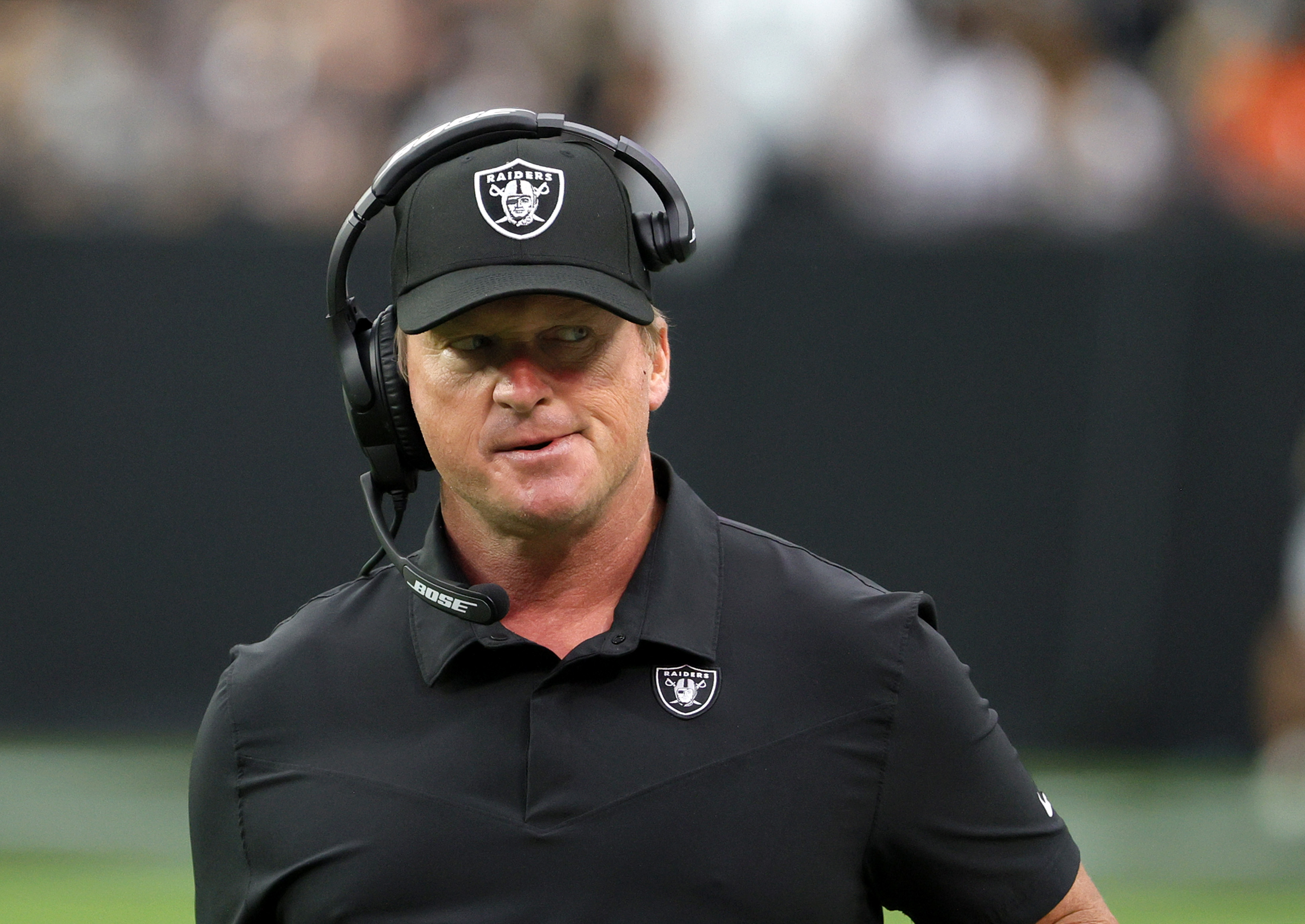 Jon Gruden resigns as Raiders coach amid report he sent more offensive  emails - The Boston Globe