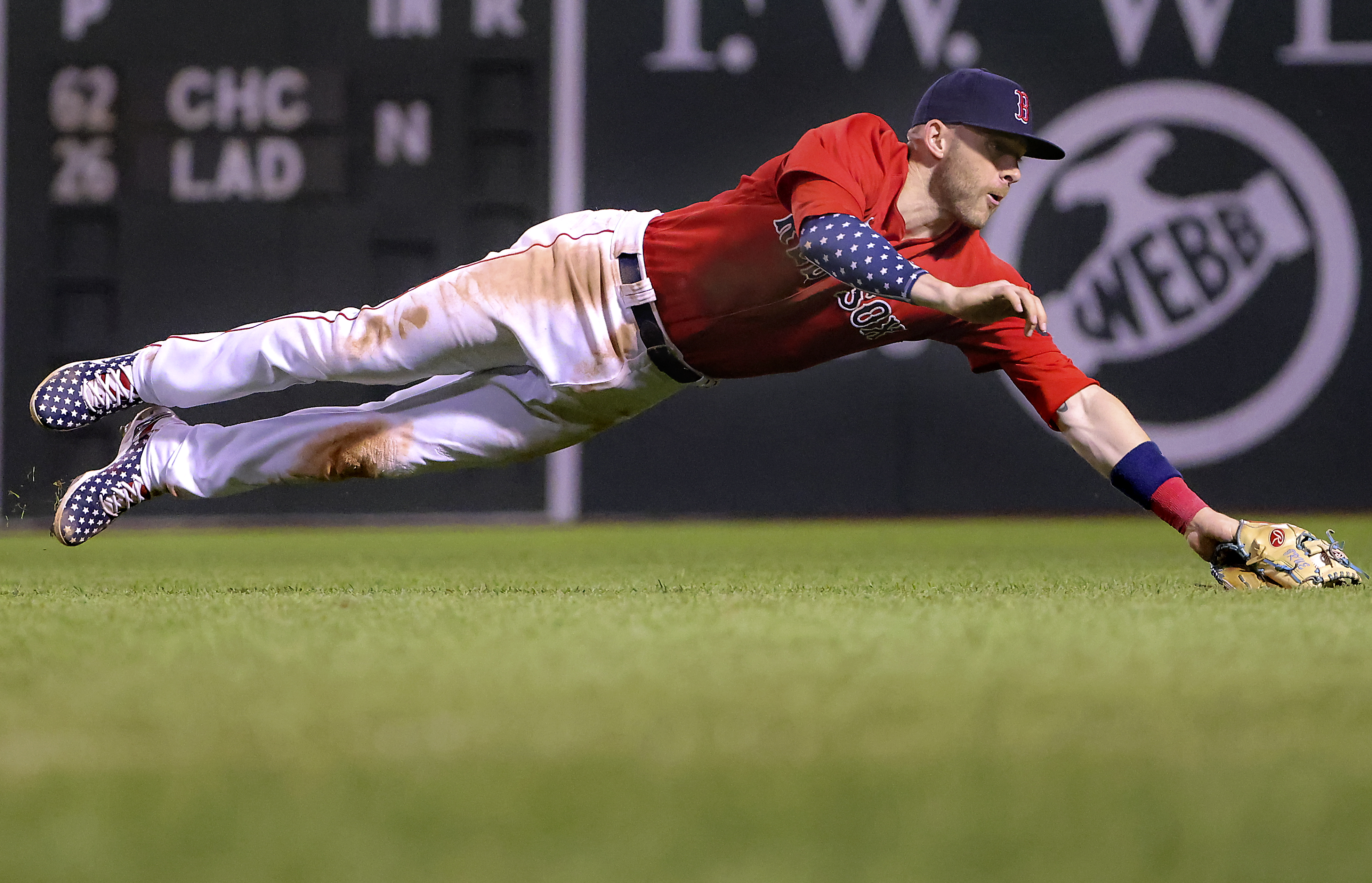 Trevor Story thriving in position change with Boston Red Sox