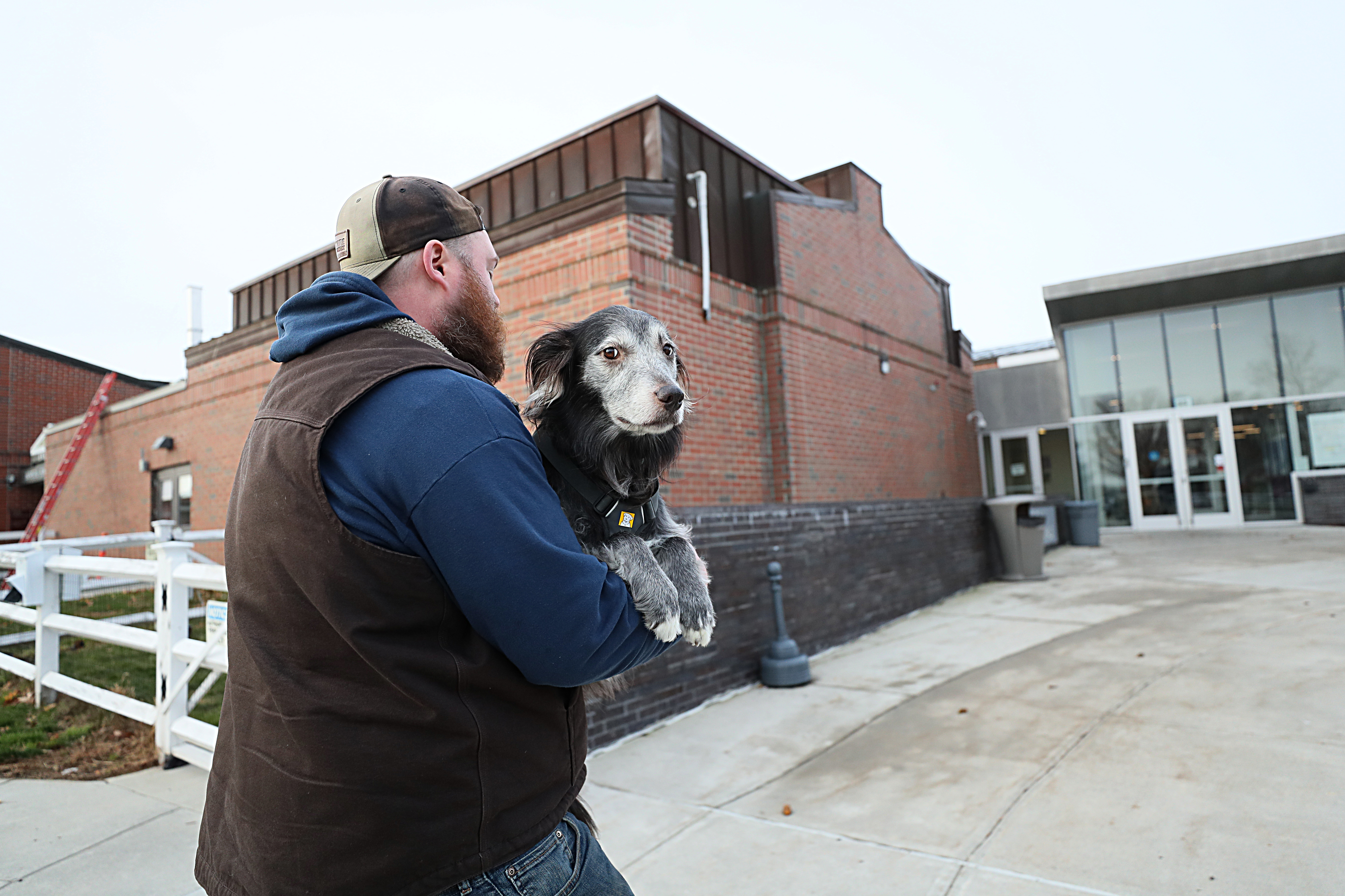 Vet tech's dog donates blood to save K-9's life after shooting