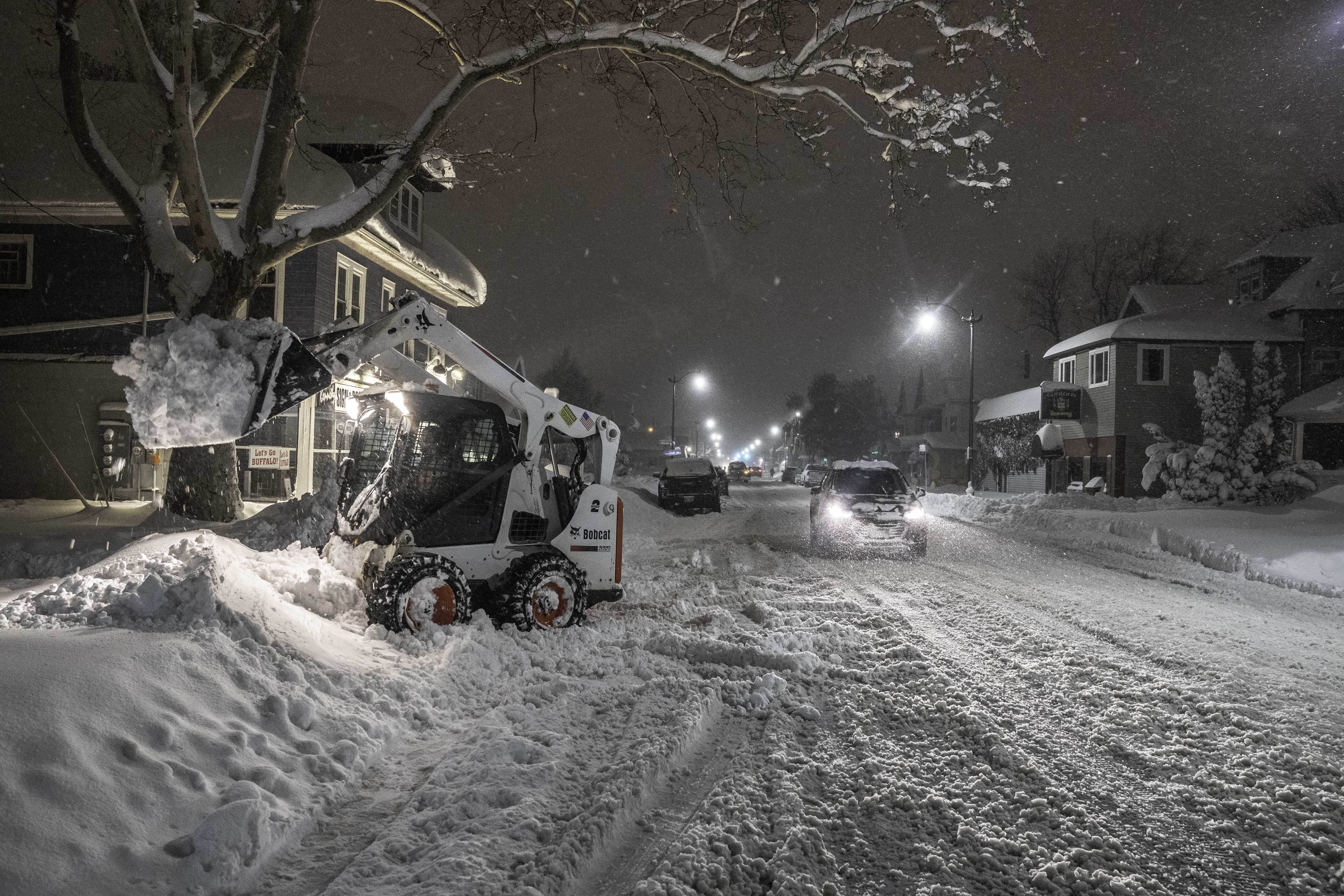 11-19-2022 Dunkirk, NY - Lake effect snow storm aftermath 