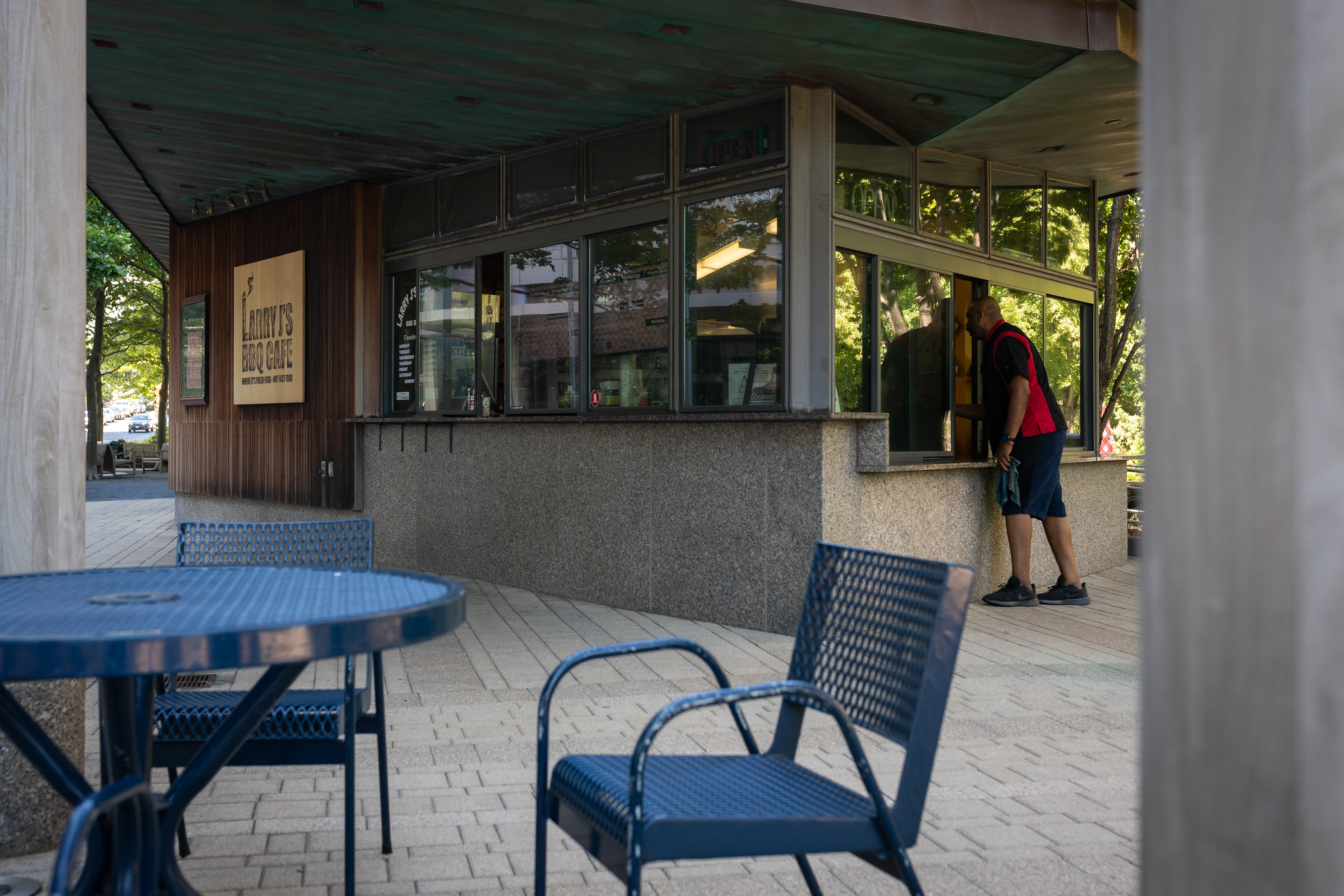 Larry J's BBQ Cafe is located in a park on D Street and has plenty of outdoor seating.