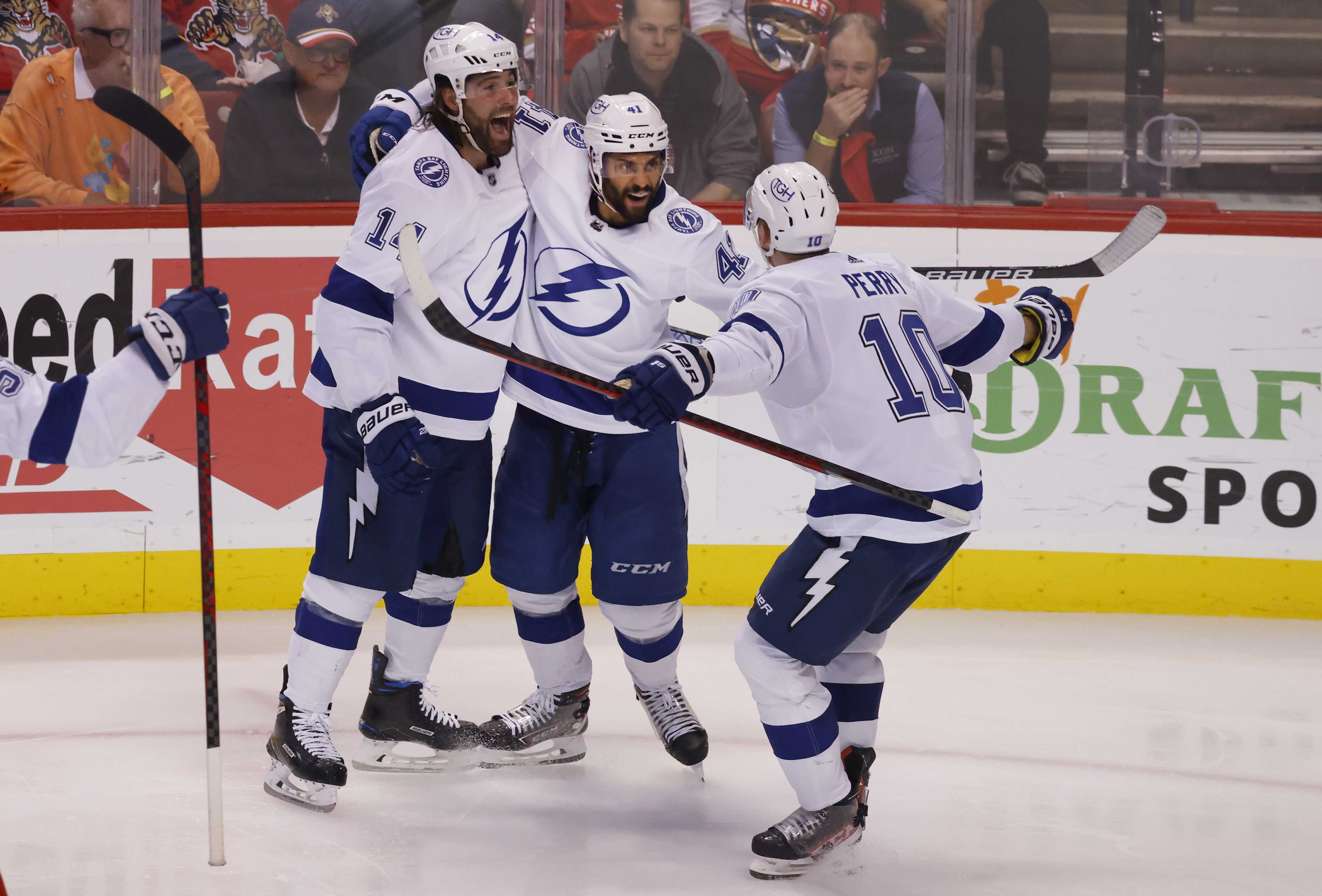 Vasilevskiy stops 32, Lightning top Panthers 3-1 in Game 2