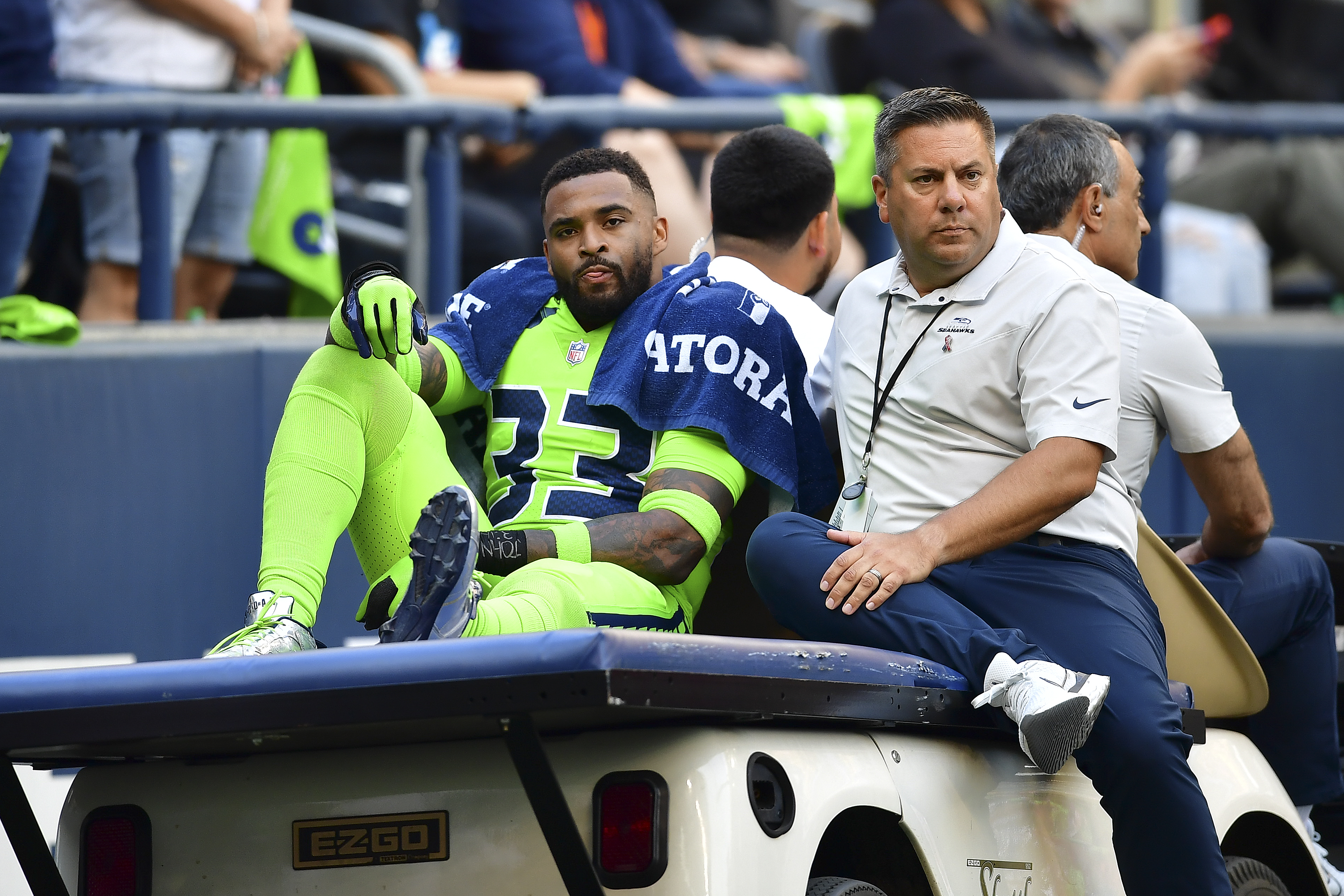 Seahawks' Jamal Adams leaves vs Broncos with knee injury