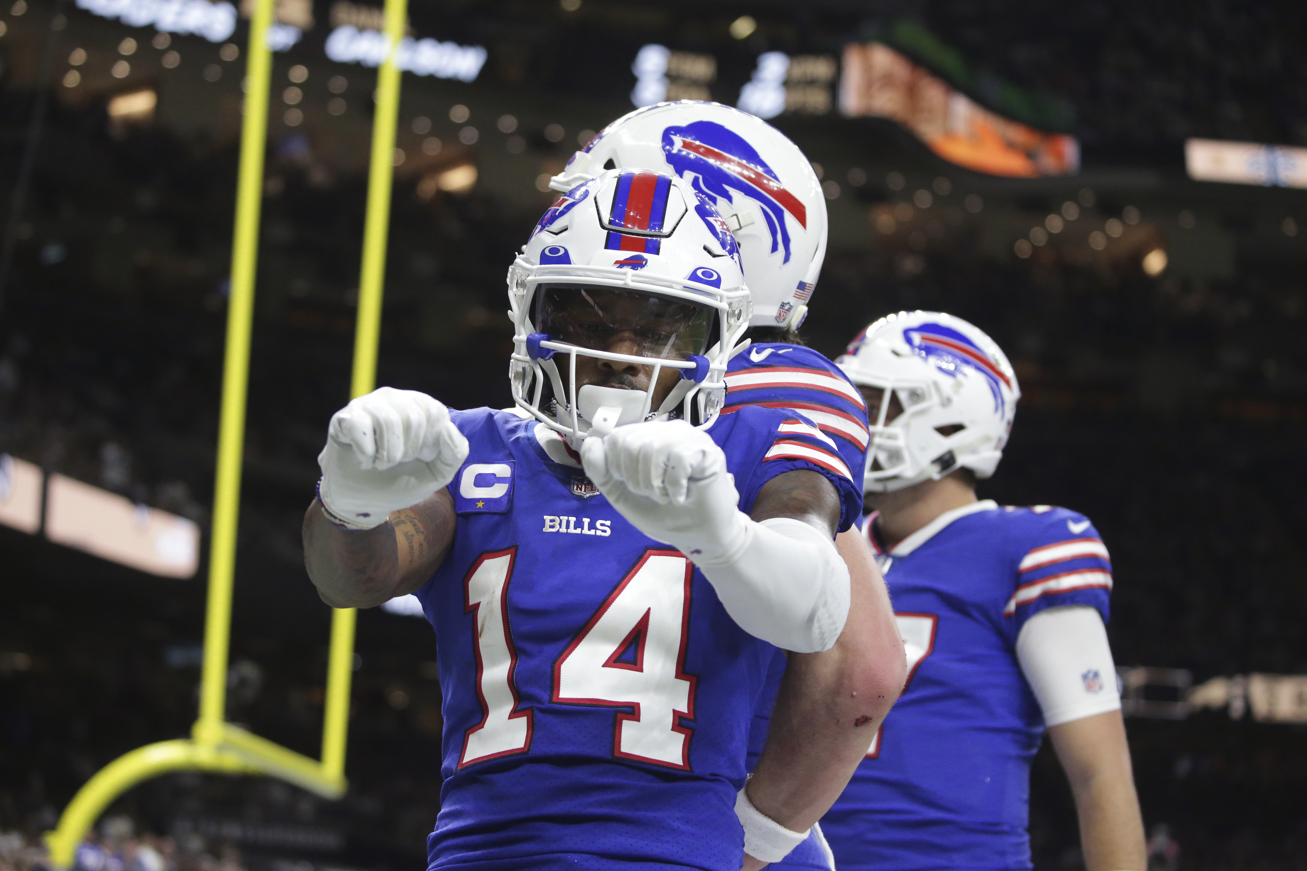 Stefon Diggs becomes latest Buffalo Bills player to want red helmets