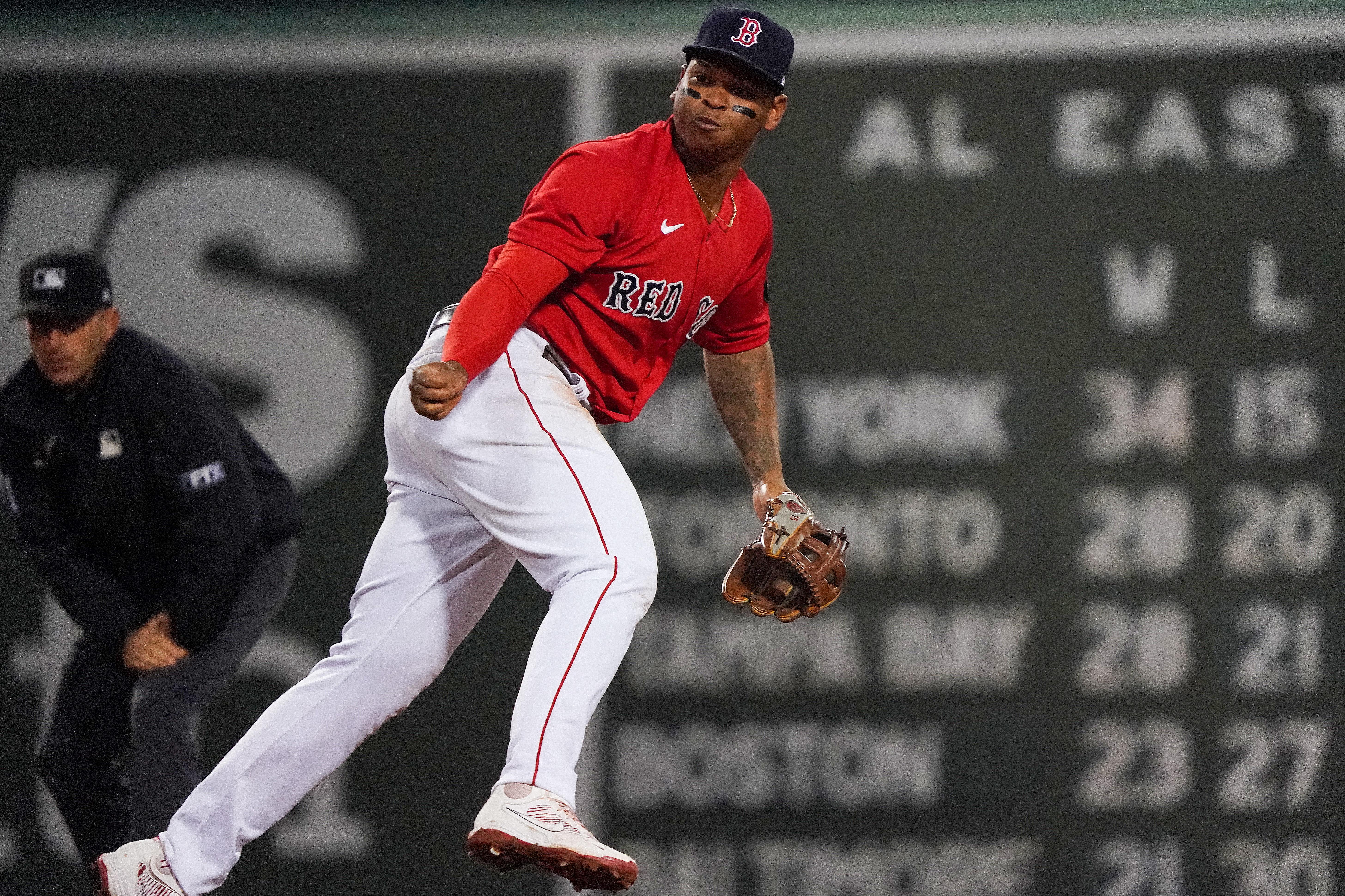 Gap still reportedly remains between Rafael Devers, Red Sox in extension  negotiations