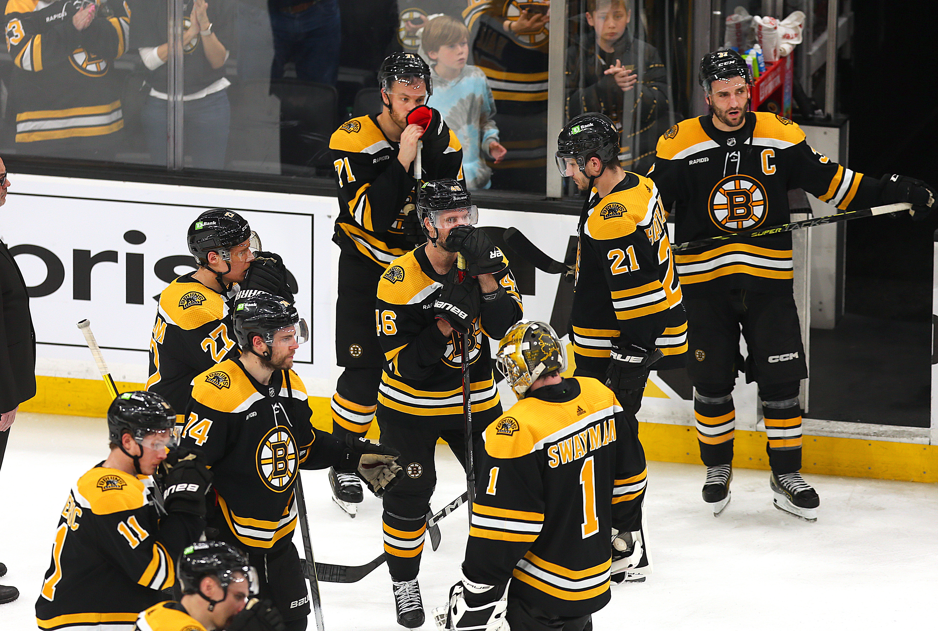 Bruins send strong message to fans after historic collapse in