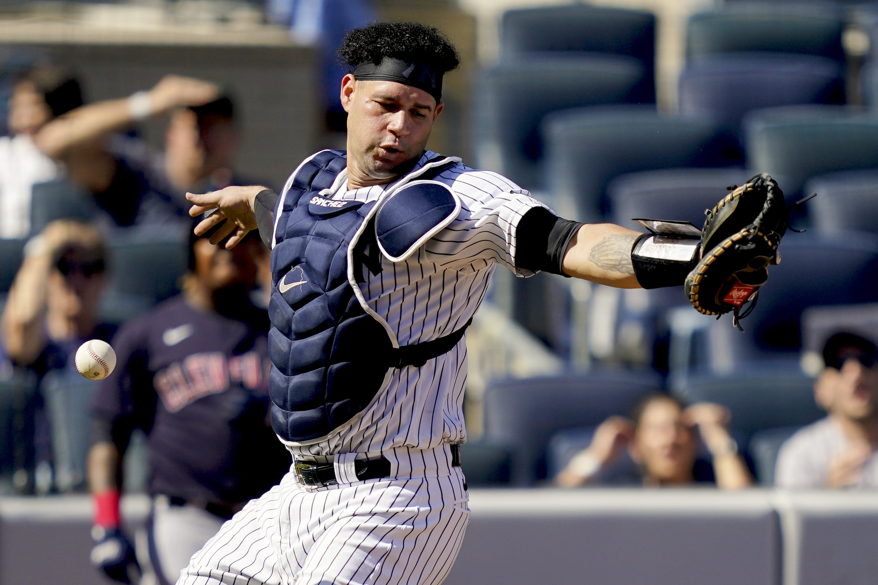 Indians score seven runs after error by Yankees' Gary Sánchez - The Boston  Globe