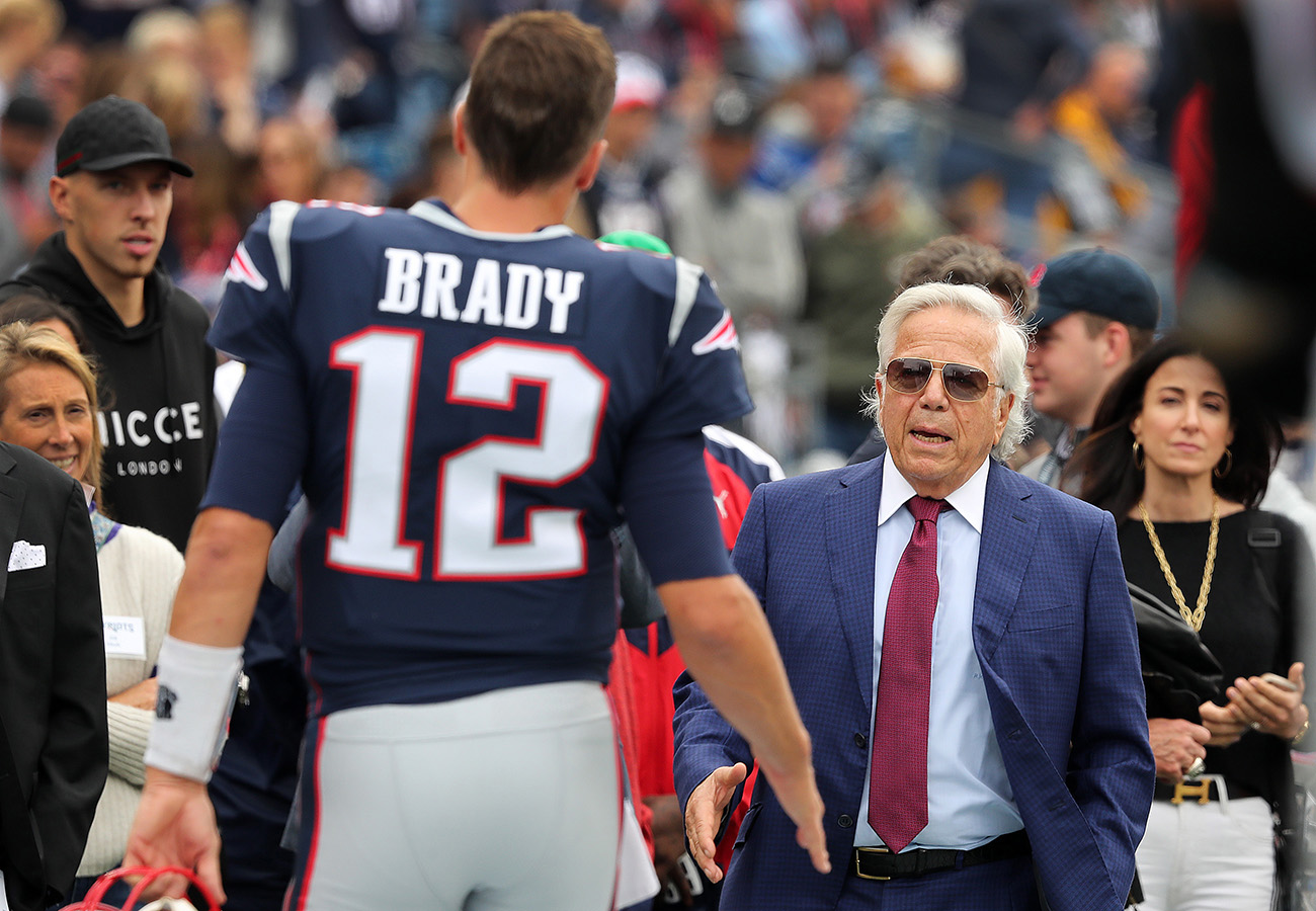 Yes, Tom Brady's family did their annual Super Bowl photos - The Boston  Globe