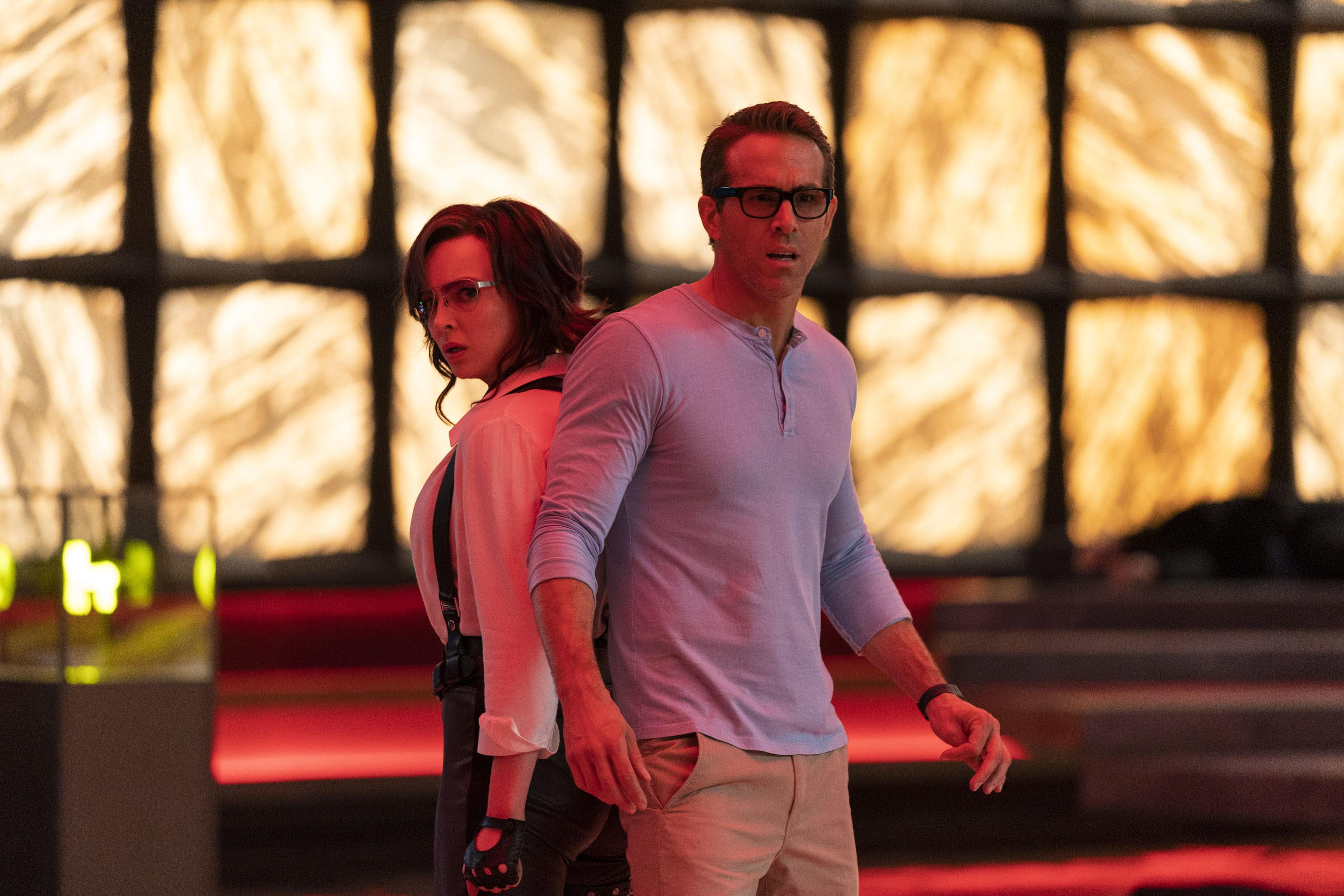 Jodie Comer and Ryan Reynolds in "Free Guy."