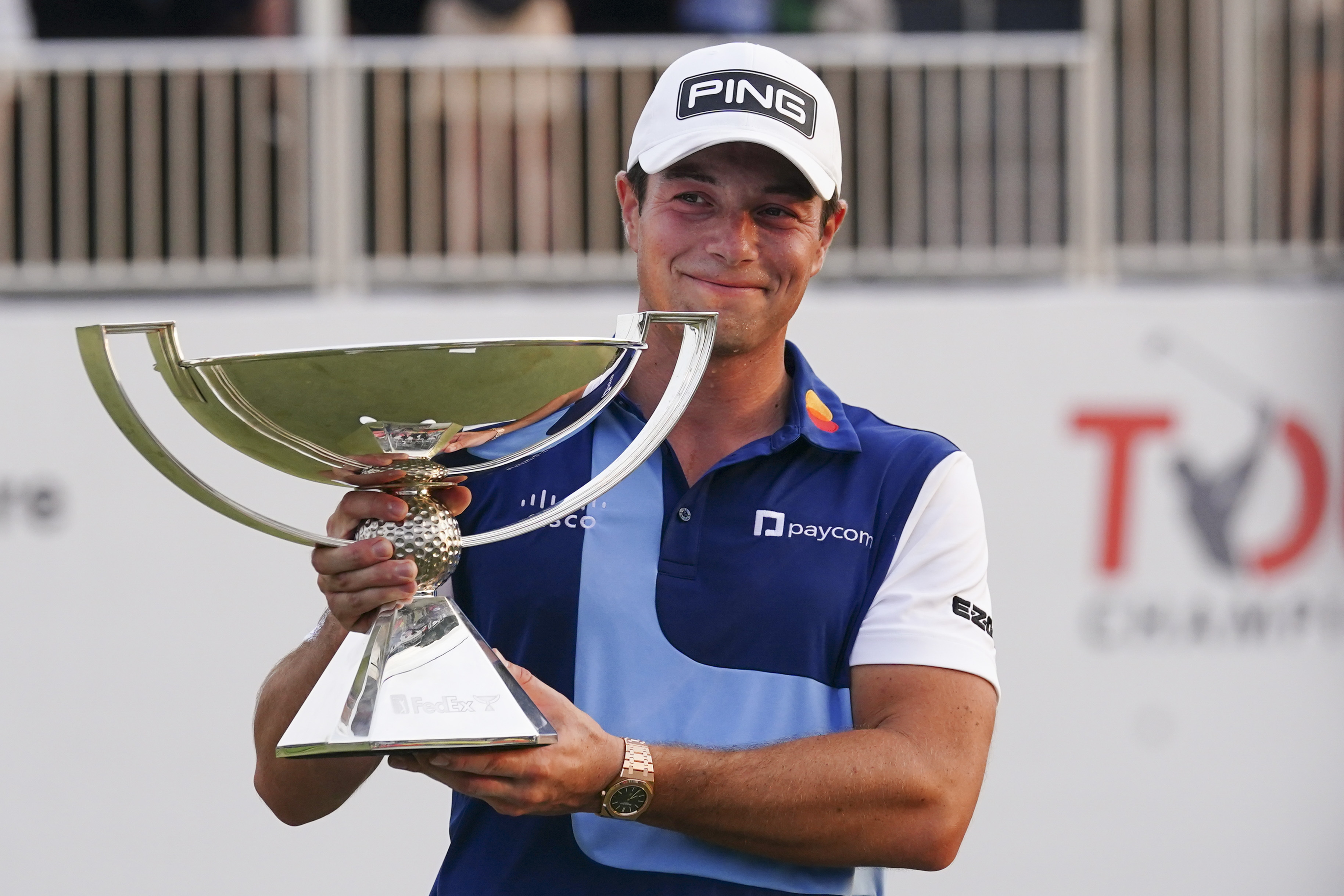 Viktor Hovland finishes off the best two weeks of his golf career by capturing the FedEx Cup title