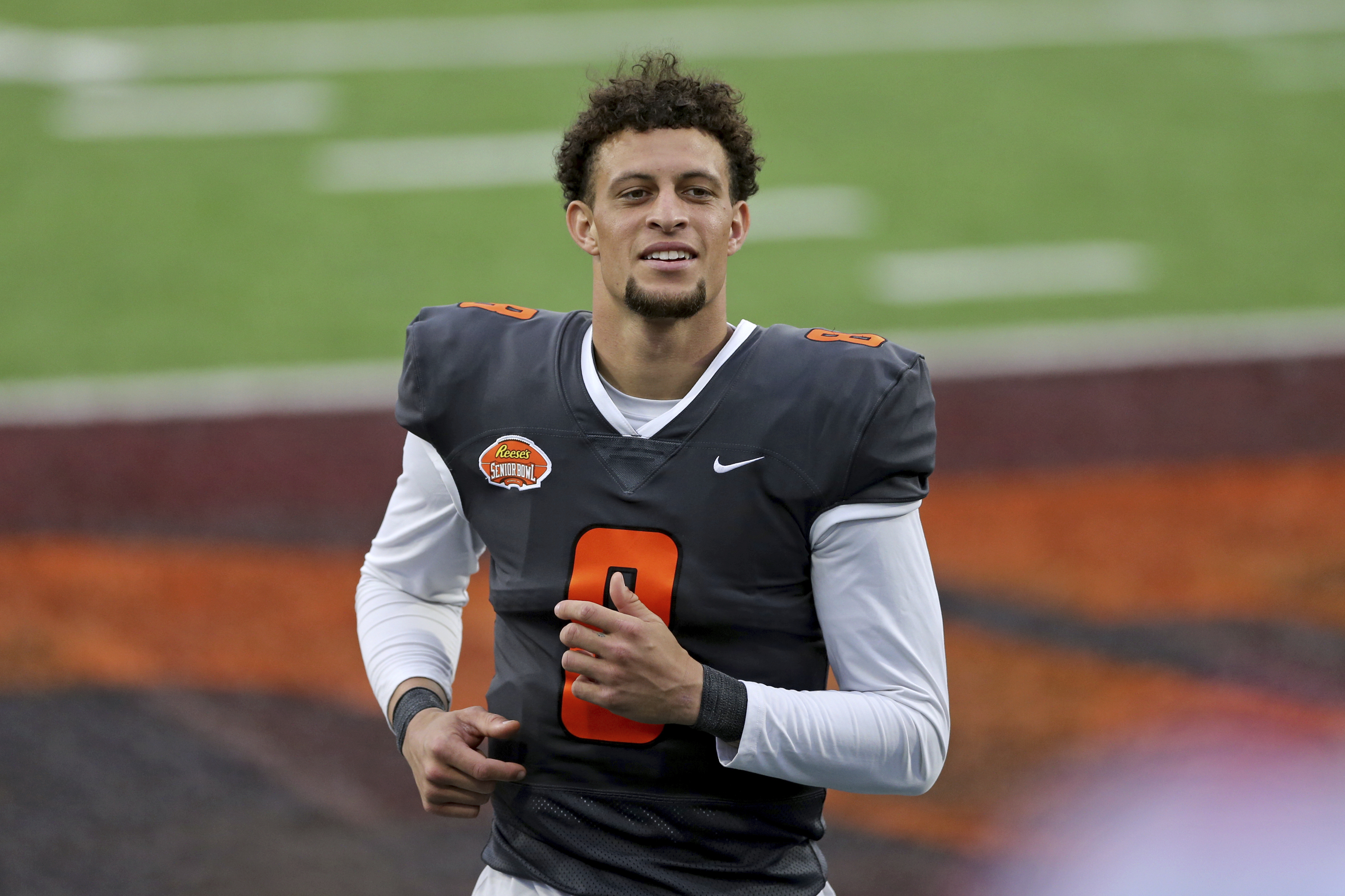 First Look At Former SEC QB Feleipe Franks Playing TE Is Encouraging