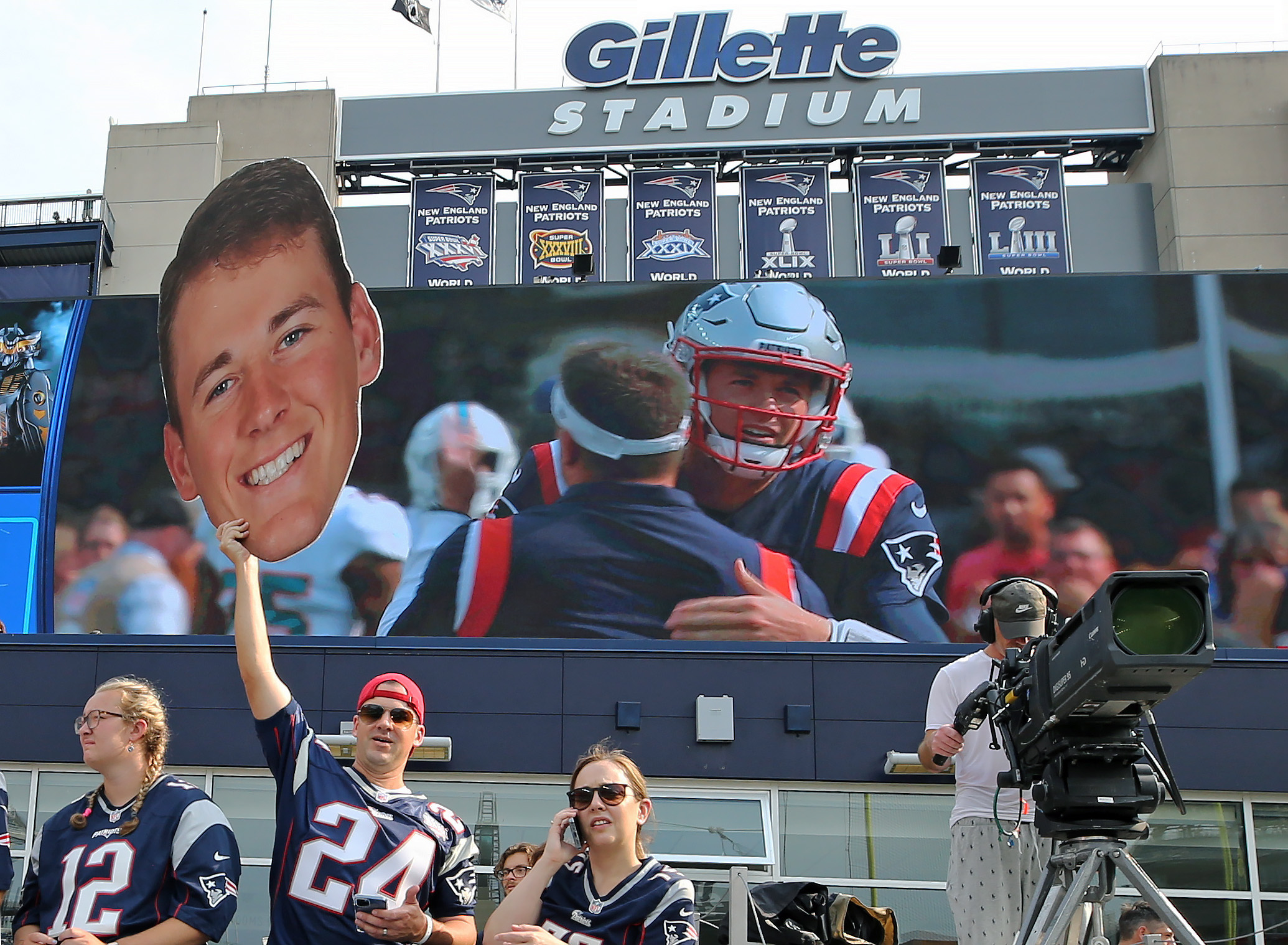 New England Patriots, Revolution won't have fans at Gillette