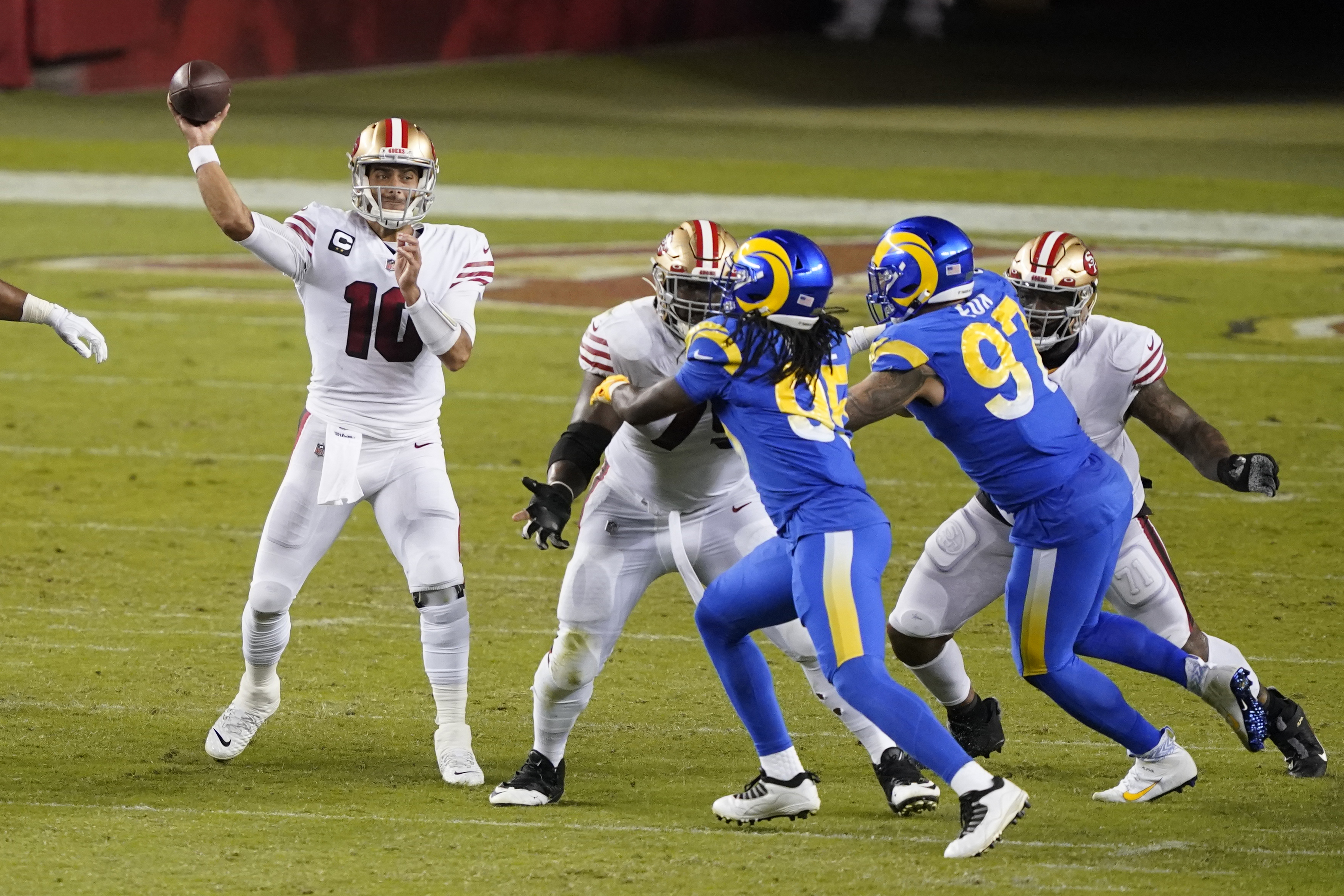 Jimmy Garoppolo throws 3 TD passes, 49ers beat Rams 24-16 Los