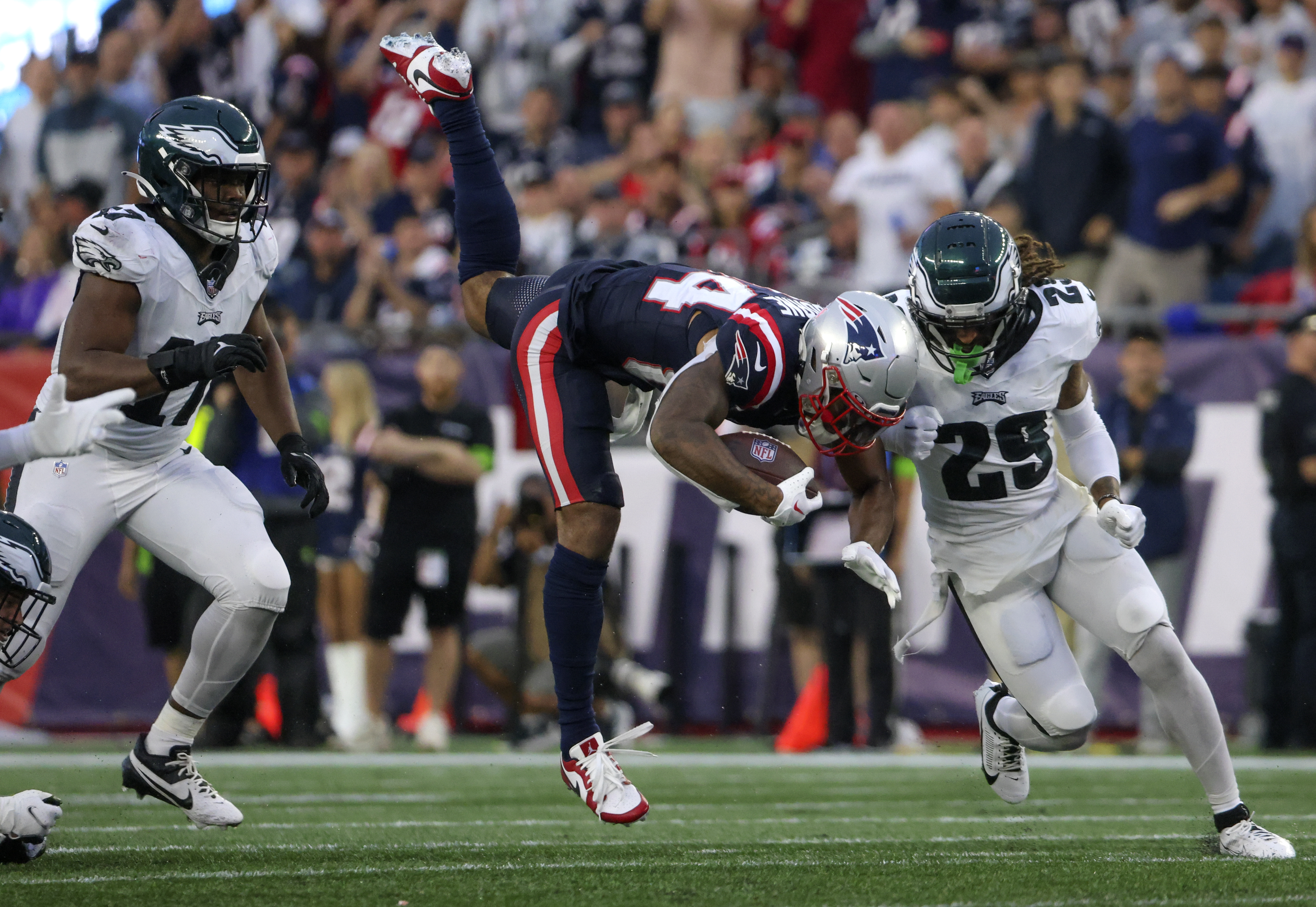 Eagles 25, Patriots 20: Tom Brady's return spoiled; live updates