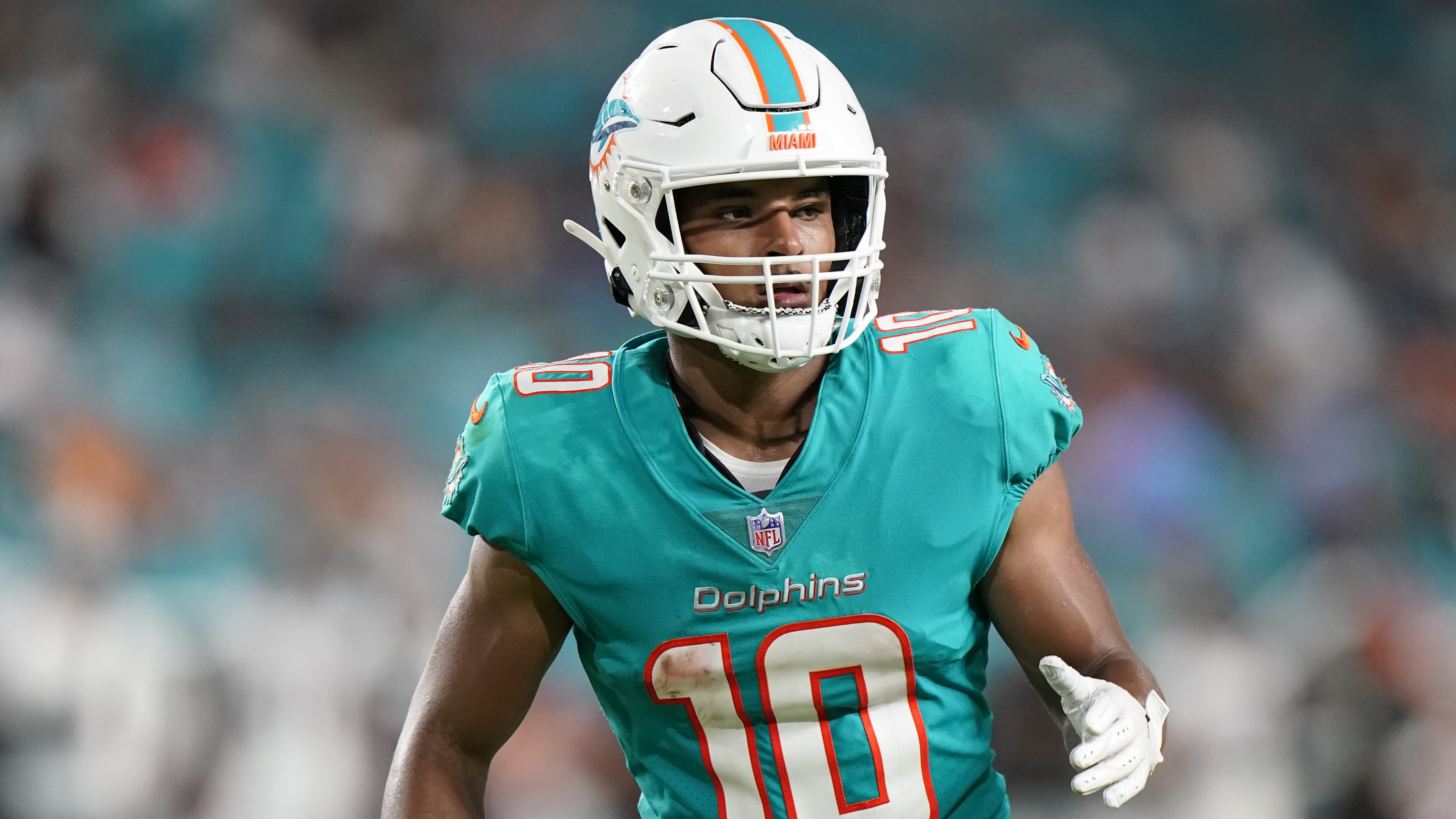 Patriots claim former Dolphins WR Malcolm Perry off waivers