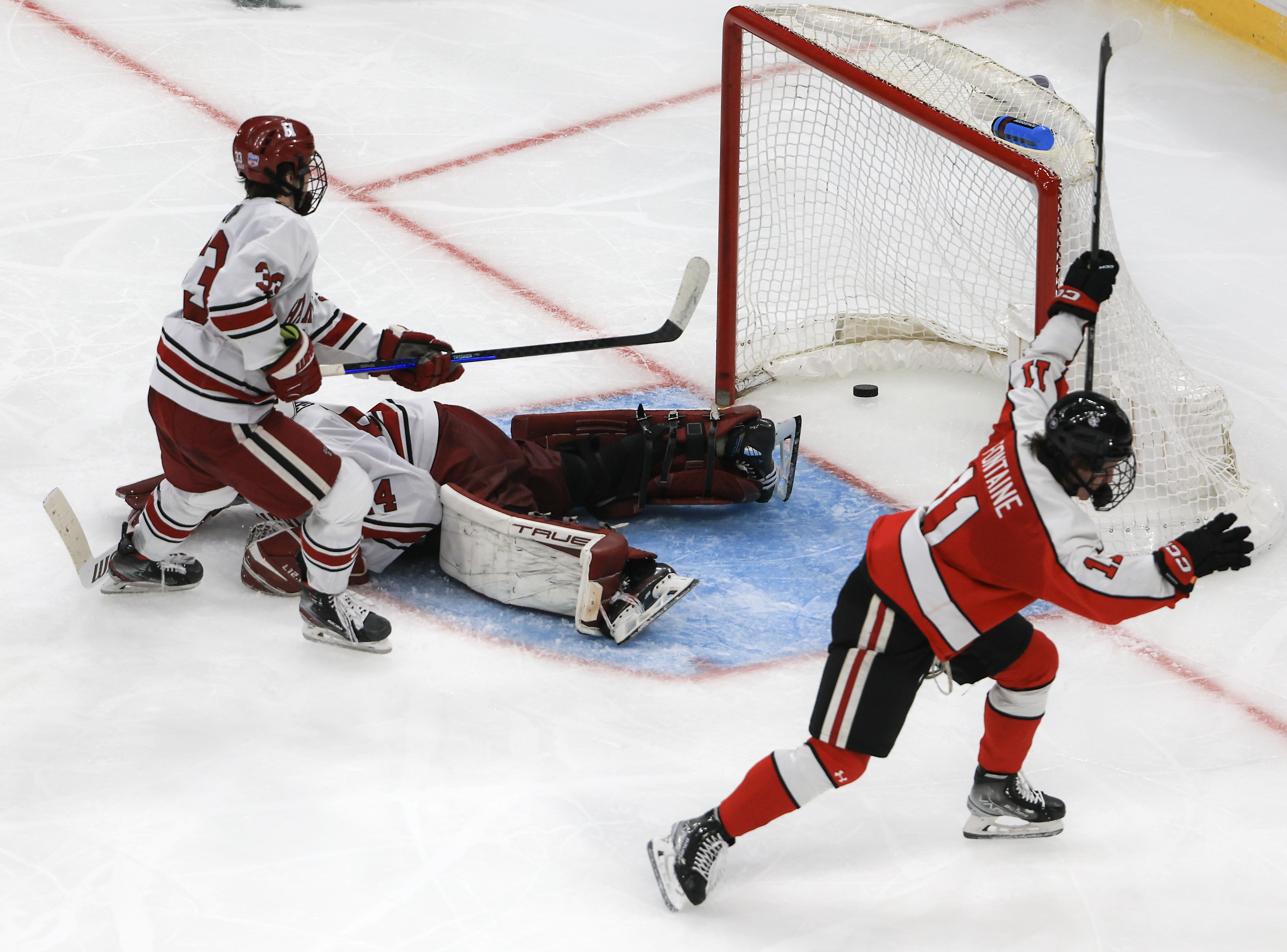 Northeastern clinches 2023 men's Beanpot championship over No. 9 Harvard in  shootout