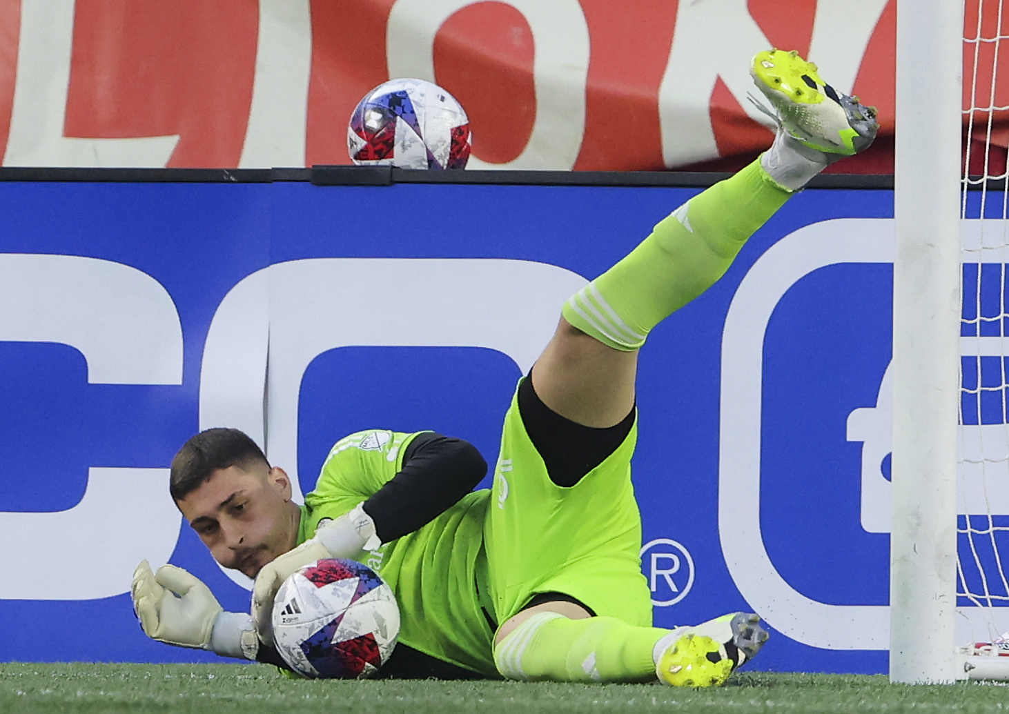 Revolution sign Serbian goalkeeper Djordje Petrovic to replace