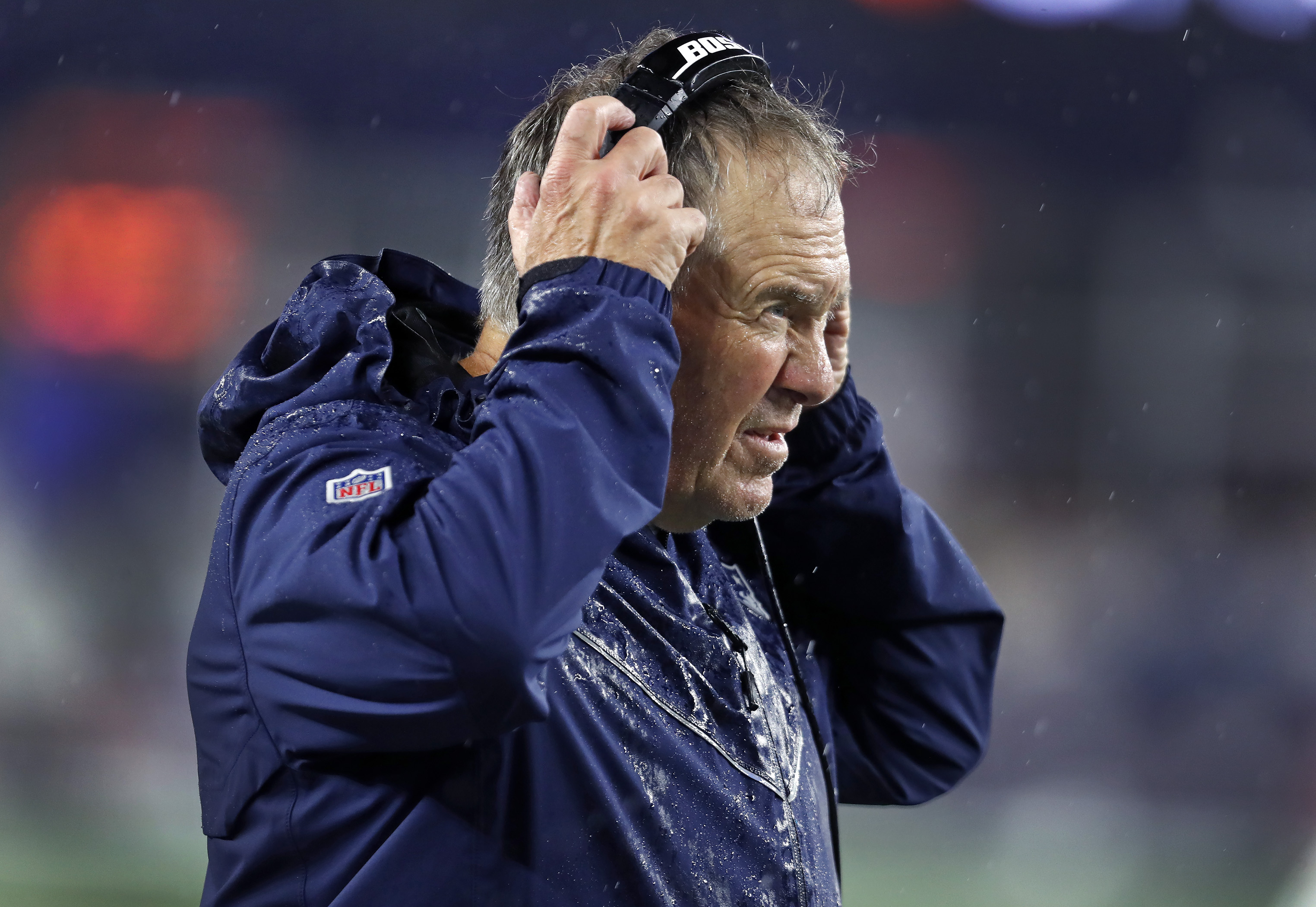 An emotional return. A hard-earned victory. A quiet postgame meeting with  Bill Belichick. Inside Tom Brady's night in Foxborough - The Boston Globe