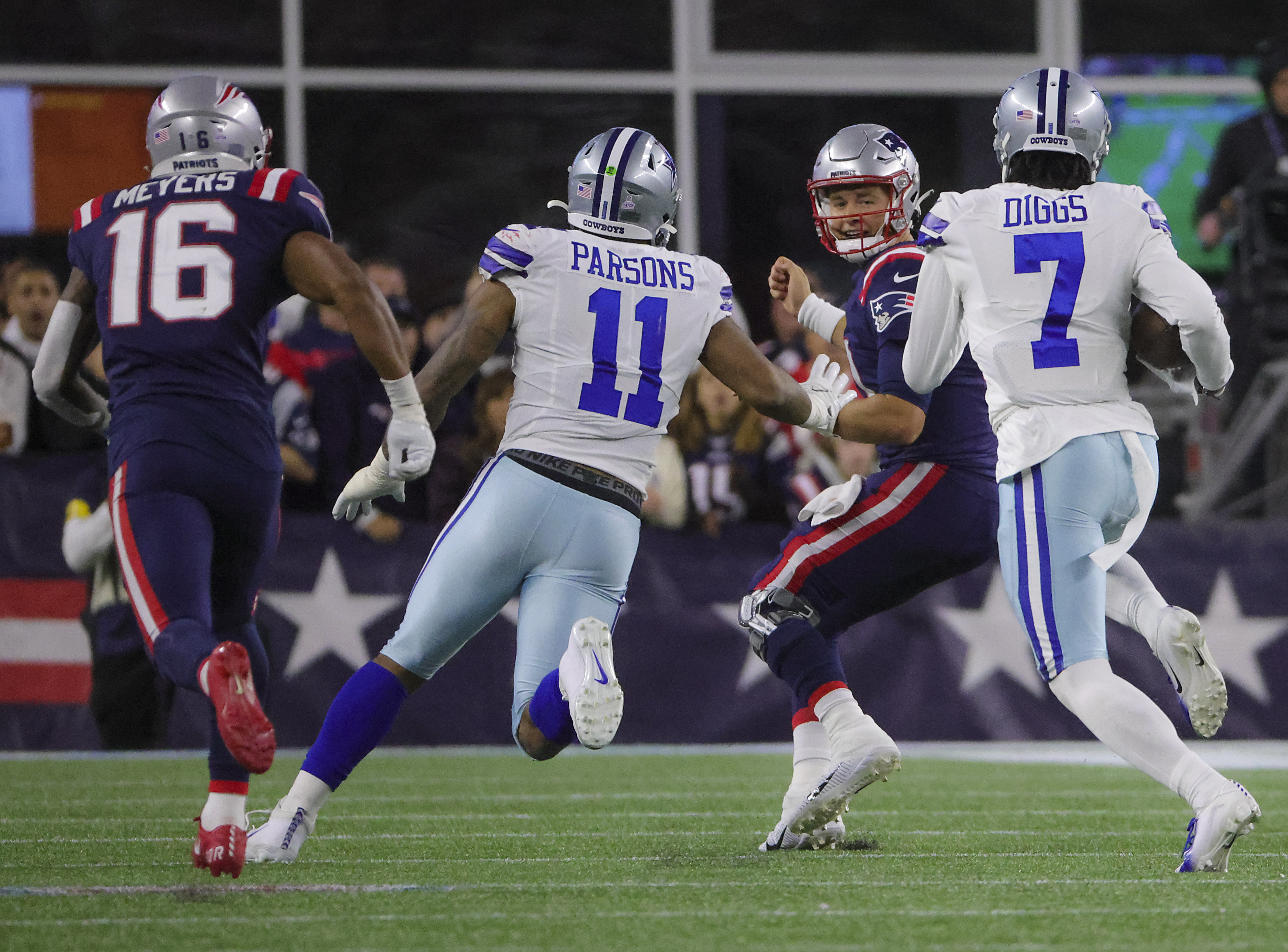 Patriots' issues with Mac Jones continue to grow in miserable performance  vs. Cowboys