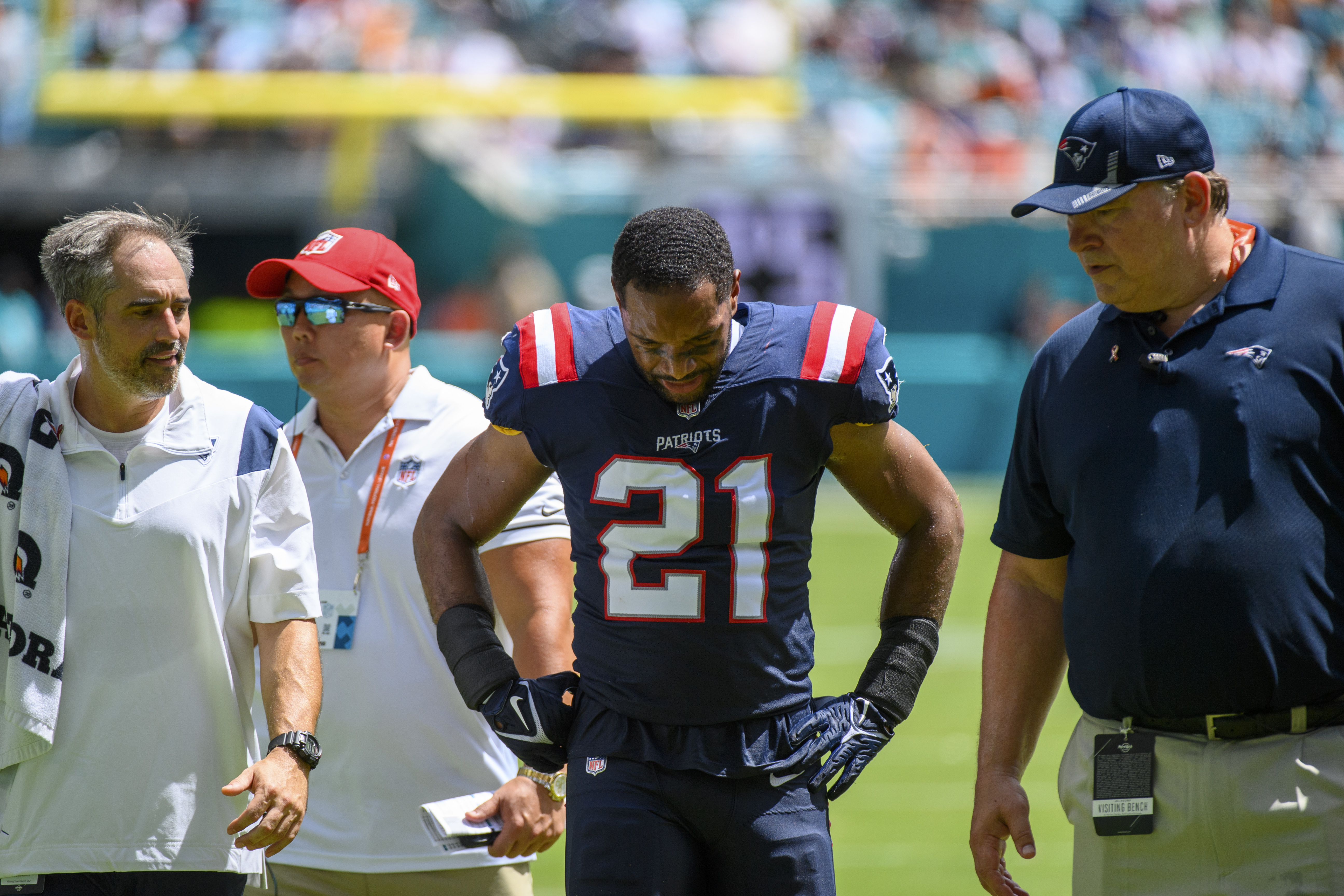 Patriots rookie Cole Strange benched for second straight game in