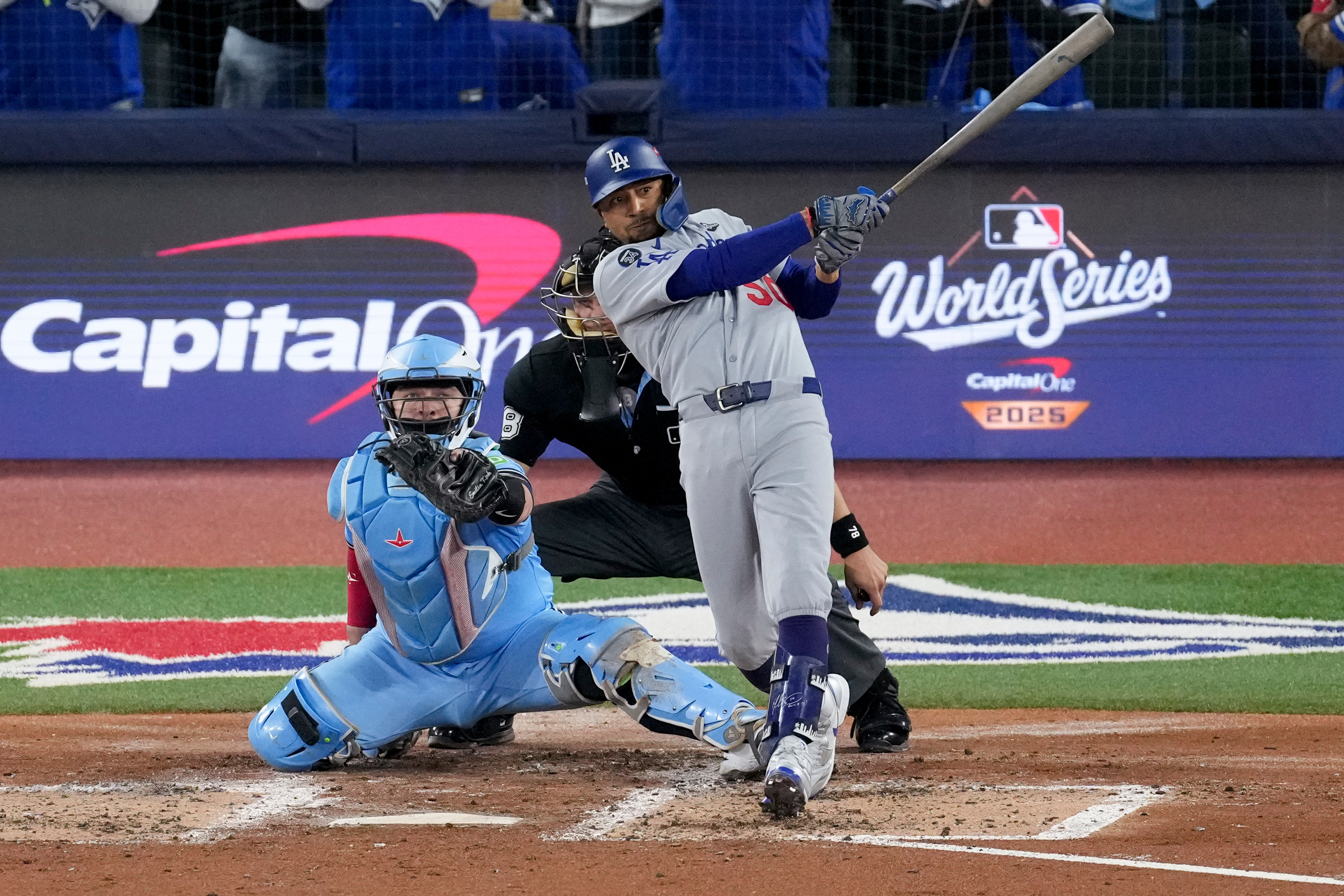 Betts comes through from cleanup spot in Dodgers Game 6 win