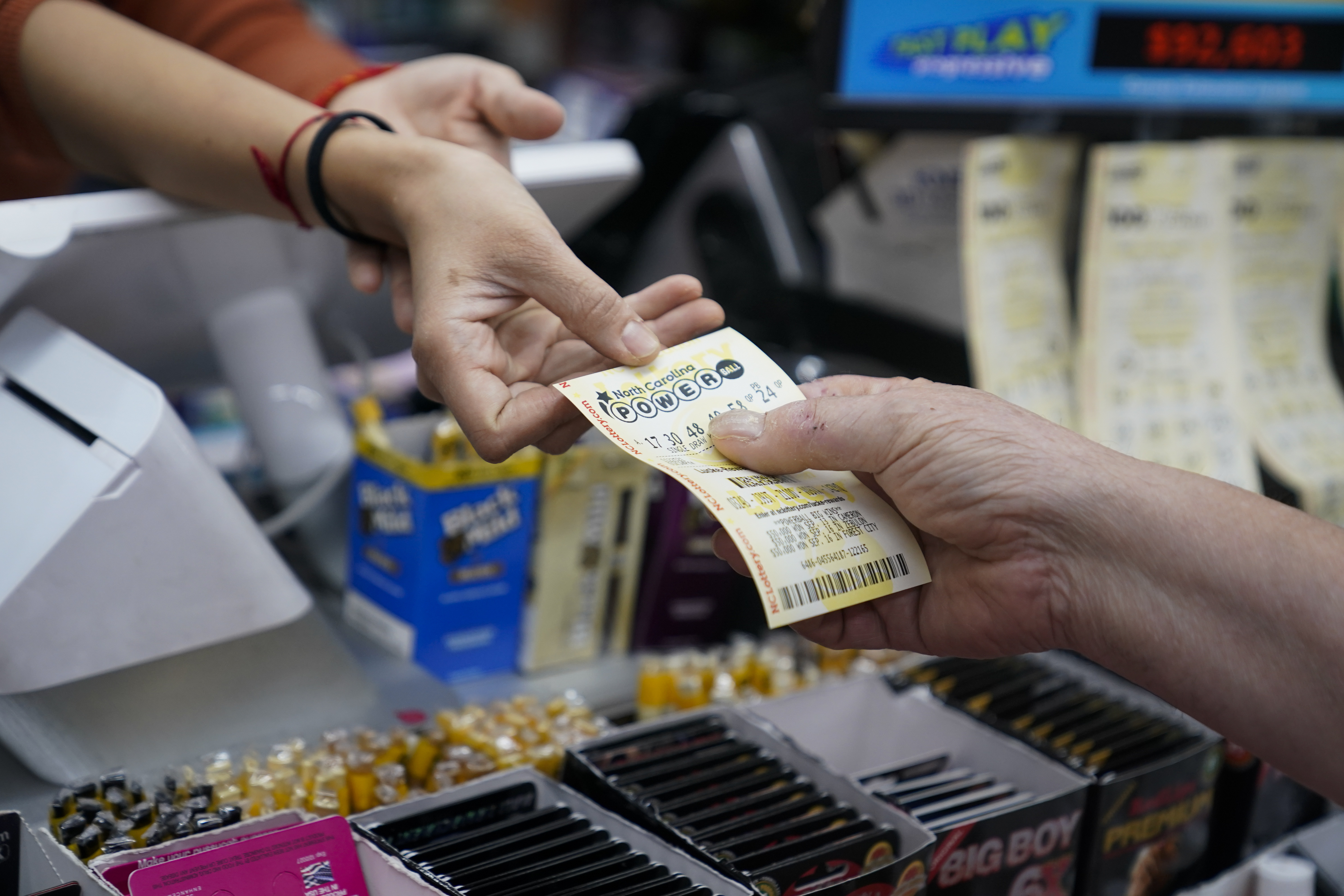 Powerball jackpot increases to $1.55 billion after no one wins