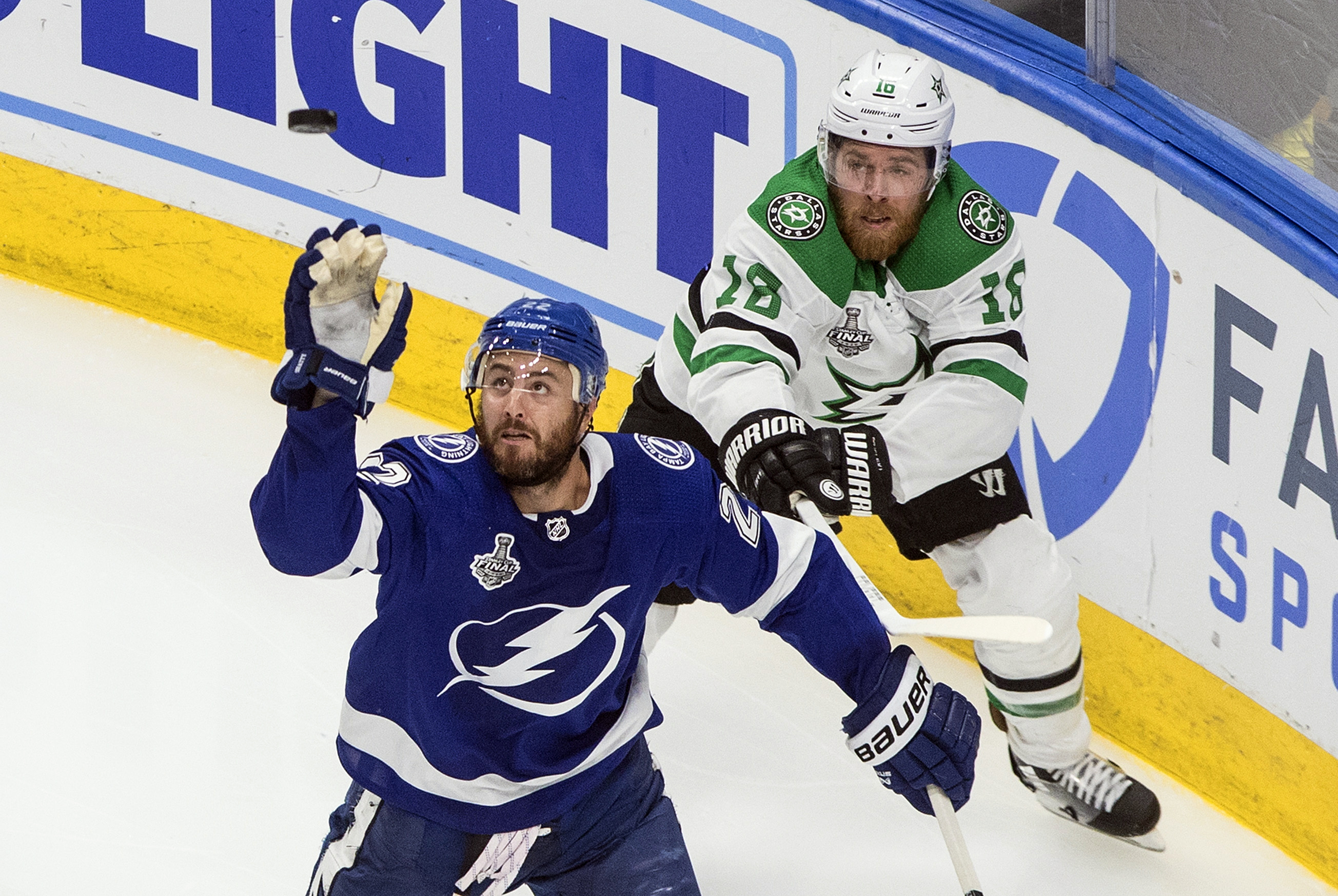 Super Hockey Ad Aria.How The Lightning Evened The Stanley Cup Final Series At One Game Each And Other Observations From Game 2 The Boston Globe