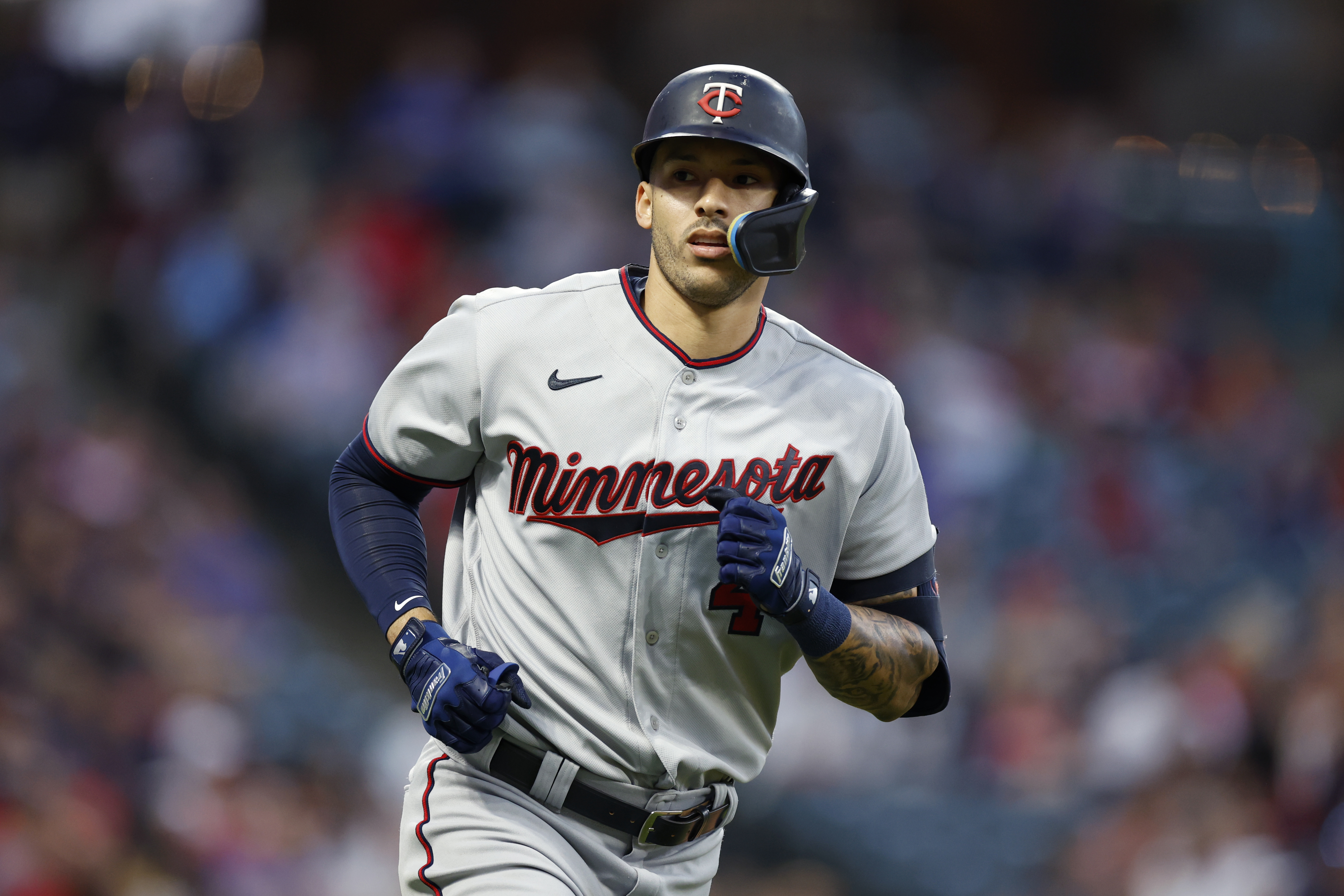 Carlos Correa Agrees to $105.3 Million Contract With Twins - The New York  Times