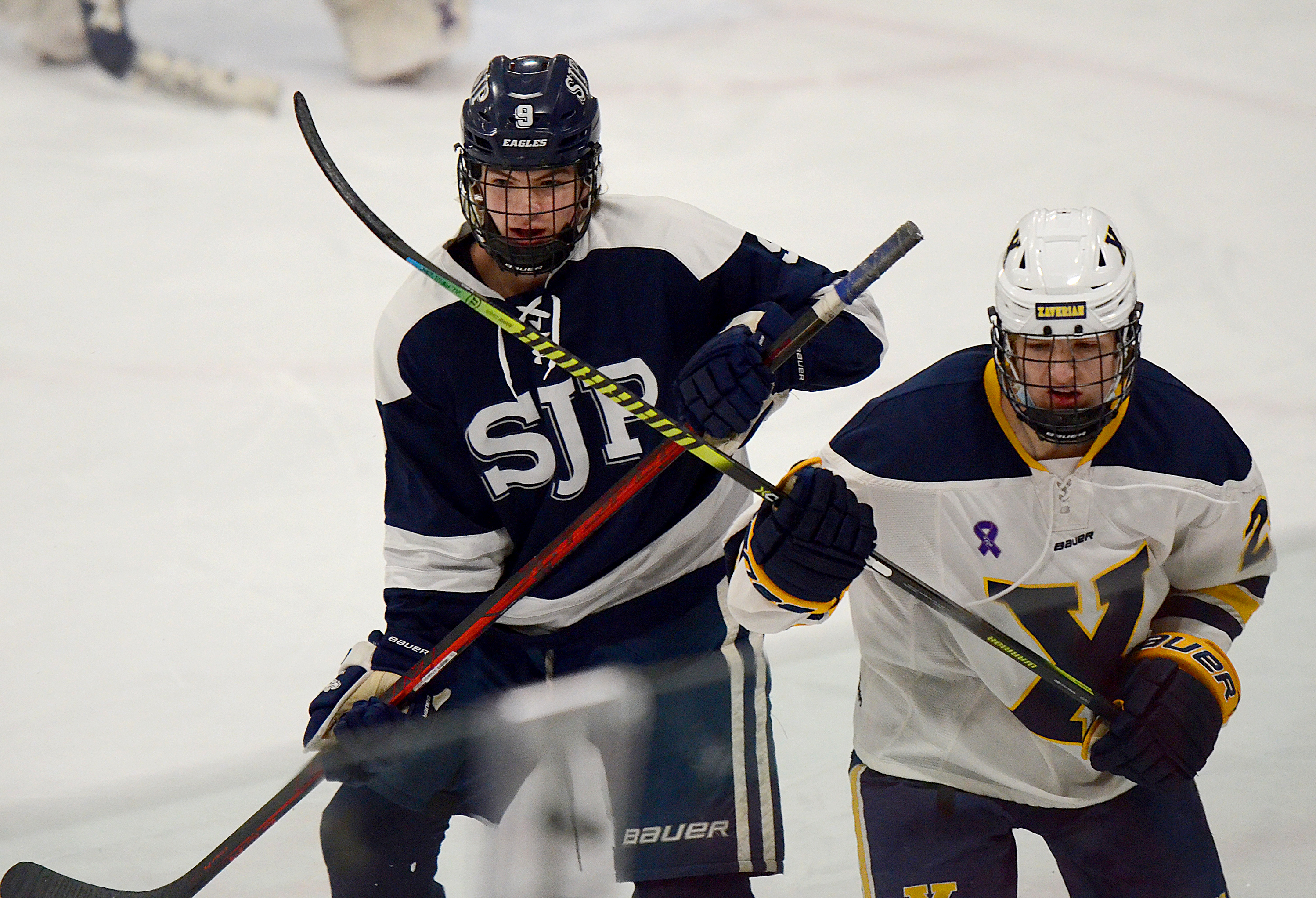 Micah Parsons was asked to do a puck drop and might not know how hockey  works 