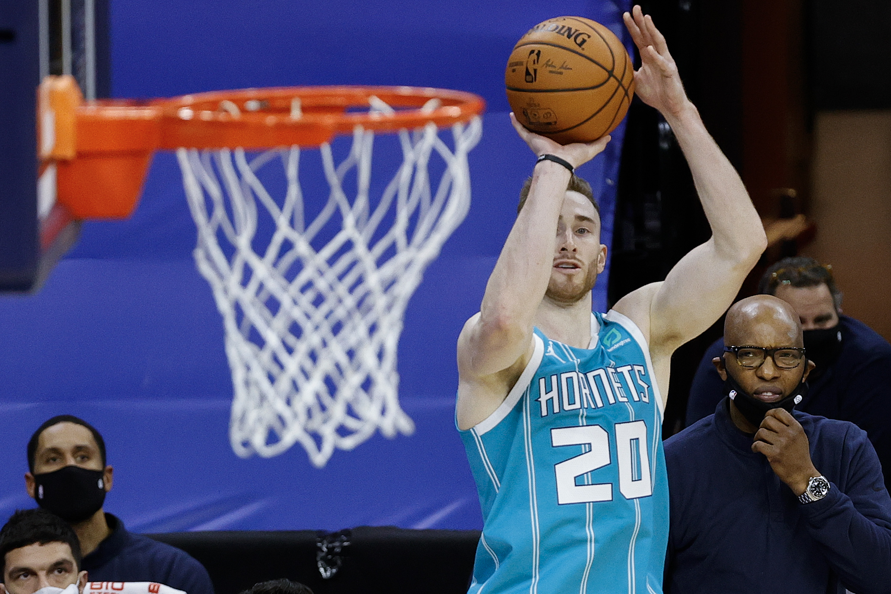 Gordon Hayward leads the Hornets in scoring, but they're struggling at 3-5.