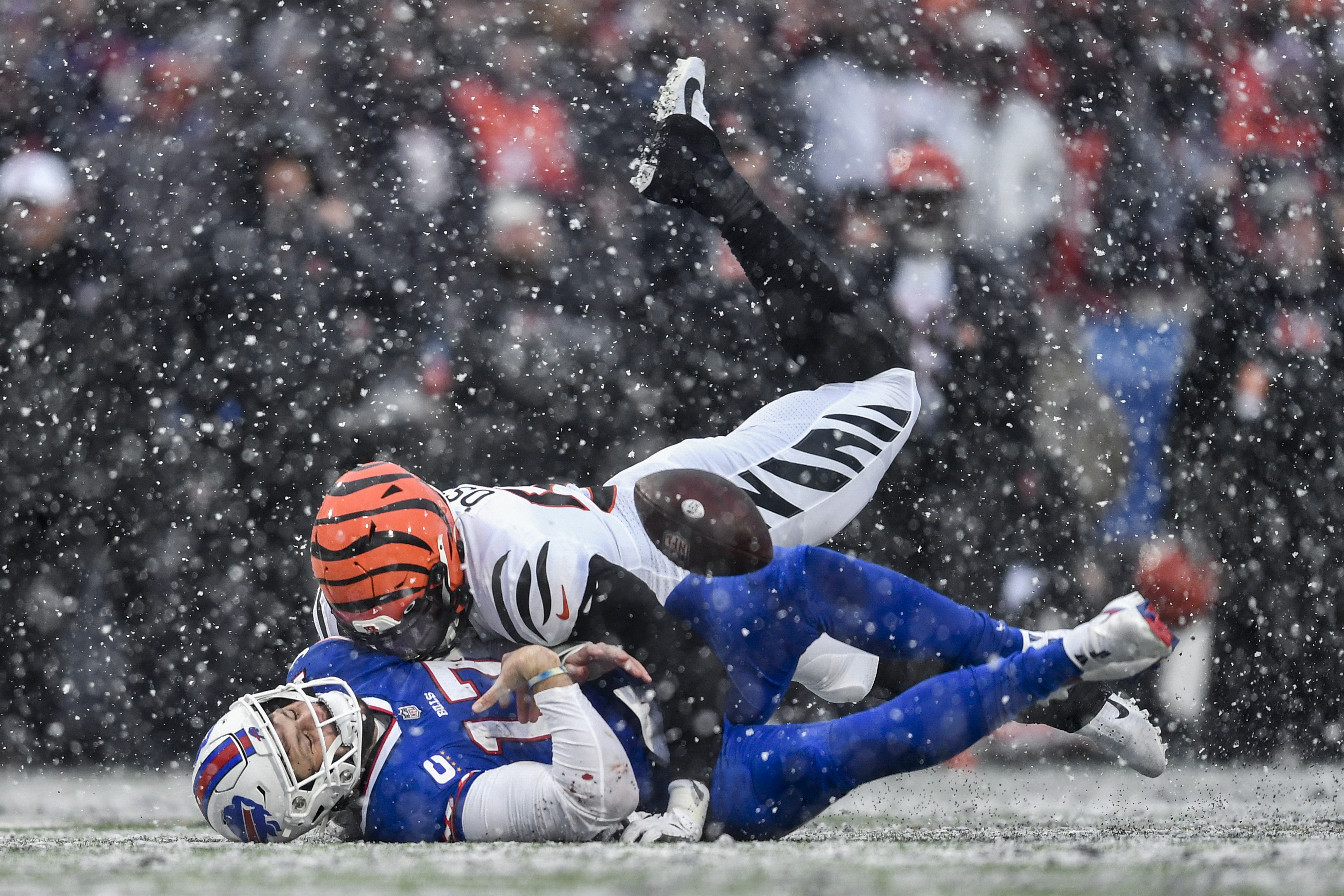 Who Needs Snow? Bengals Celebrate Int. With Snow Angels On 72-Degree Day, 94HJY