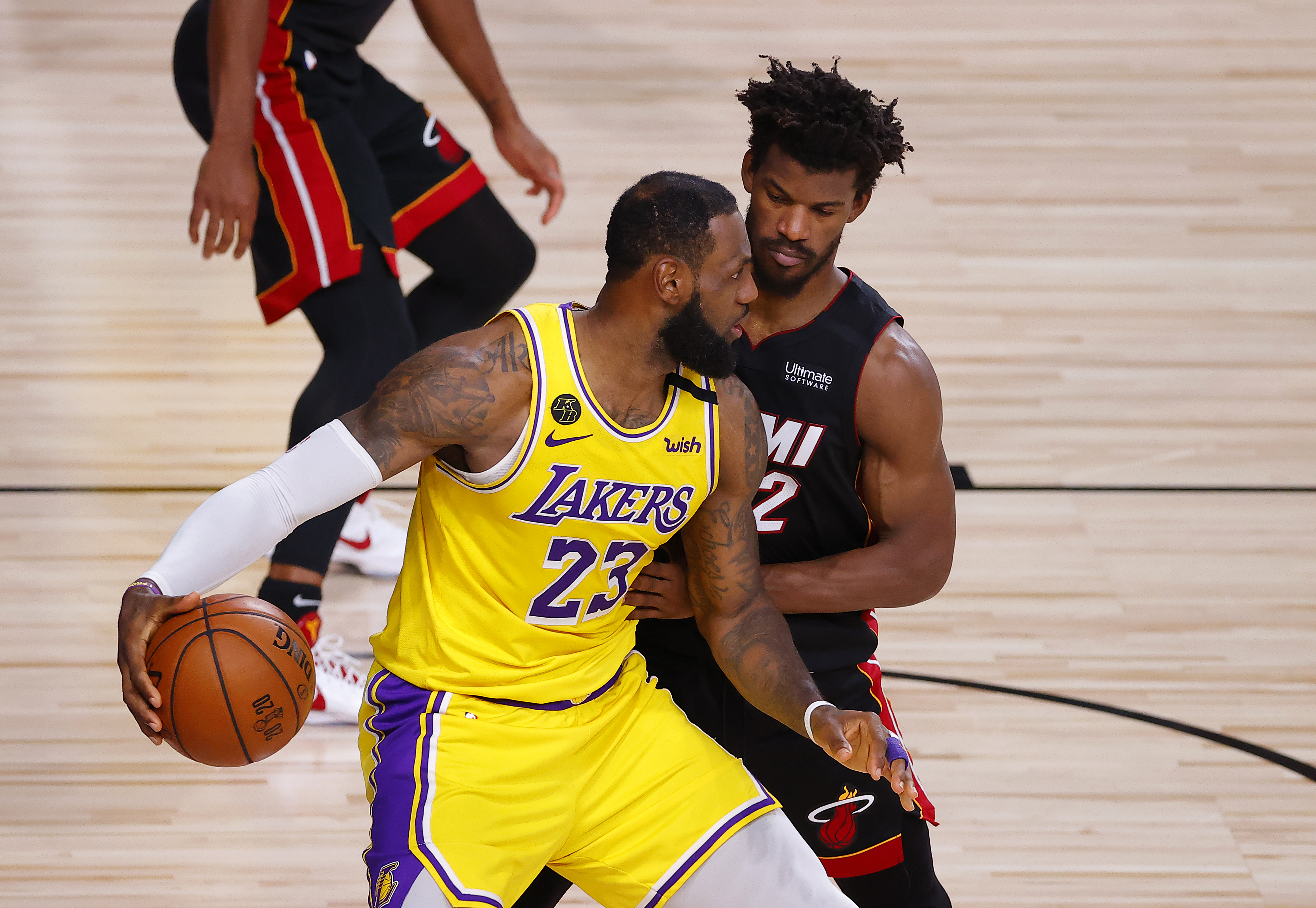 Los Angeles Times on X: BREAKING: The Los Angeles Lakers win the 2020 NBA  championship. It is their first title in a decade. It is also the  franchise's 17th title, matching the