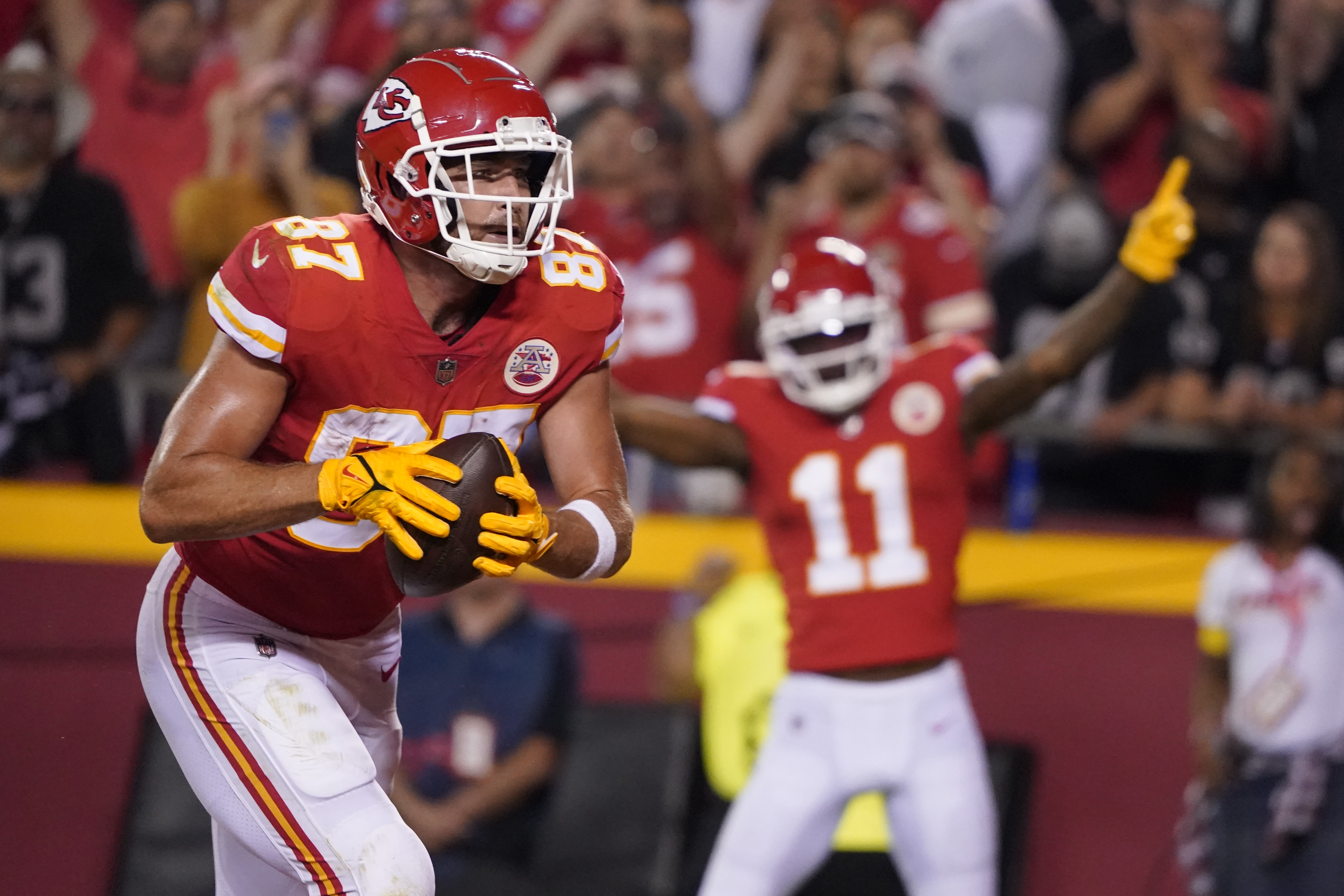 Travis Kelce sets Chiefs, 'Monday Night Football' record with four TD  catches win comeback win over Raiders 