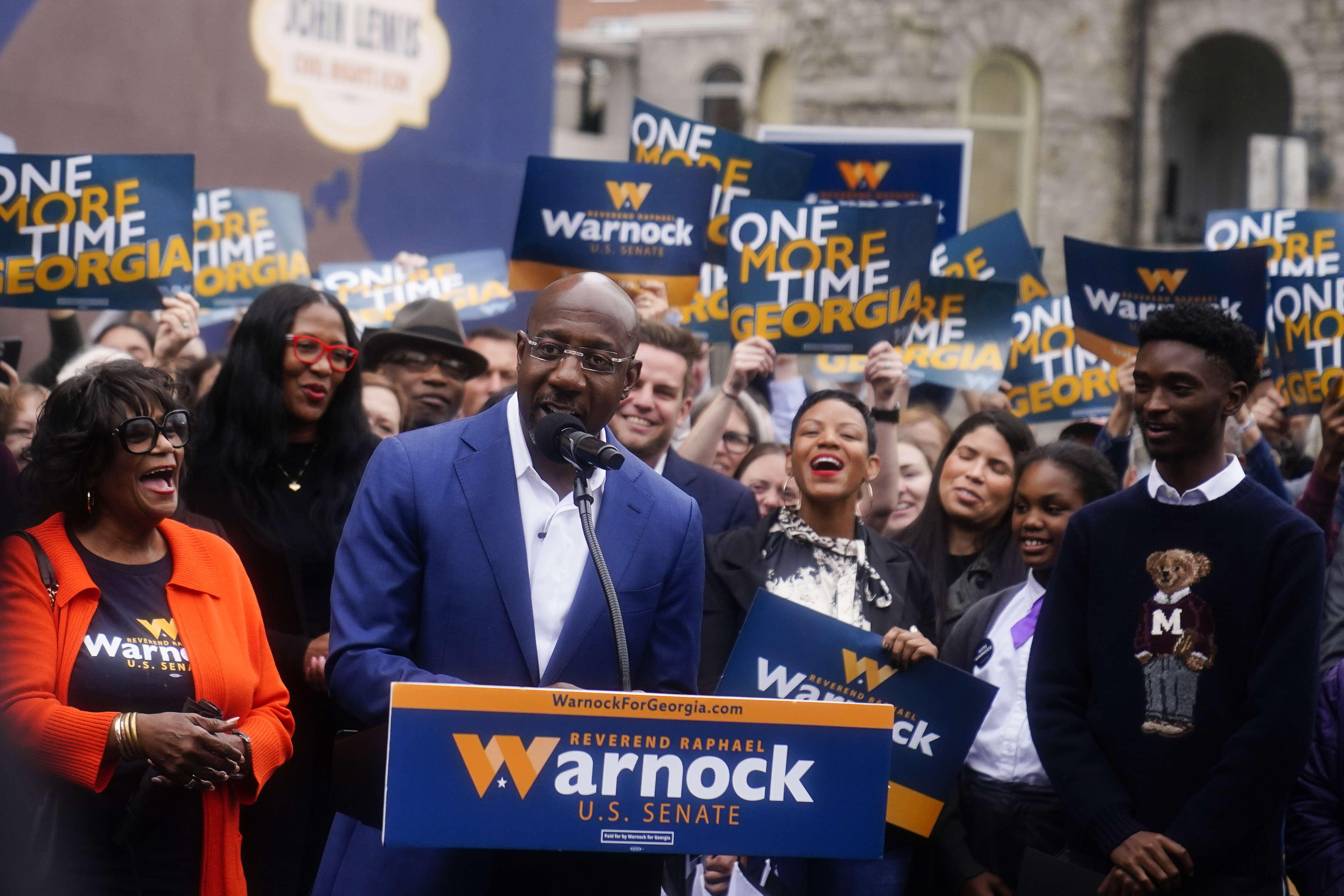 Warnock and Walker Wind Down Campaigns in Georgia Runoff