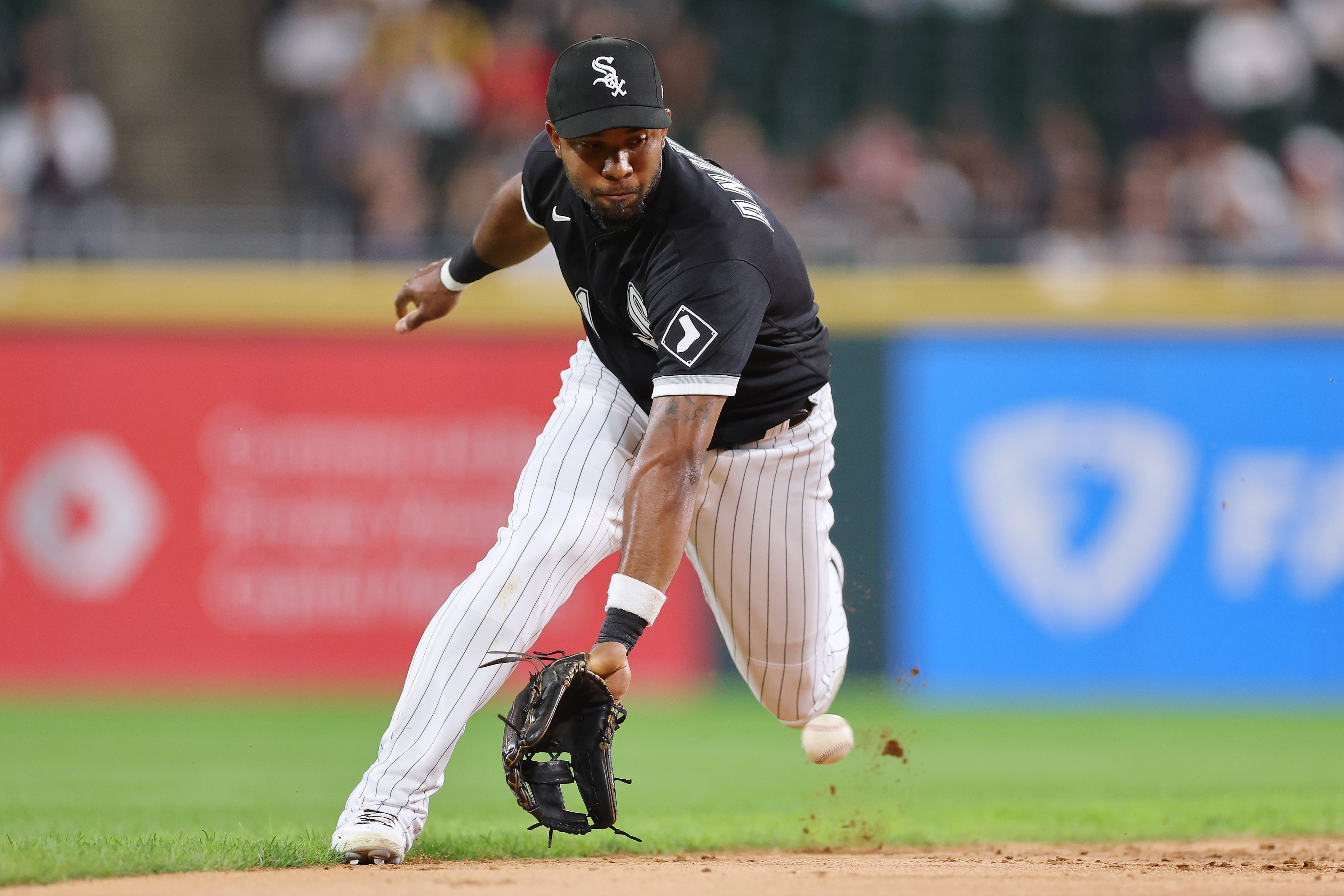 Elvis Andrus to play 2nd base with Chicago White Sox