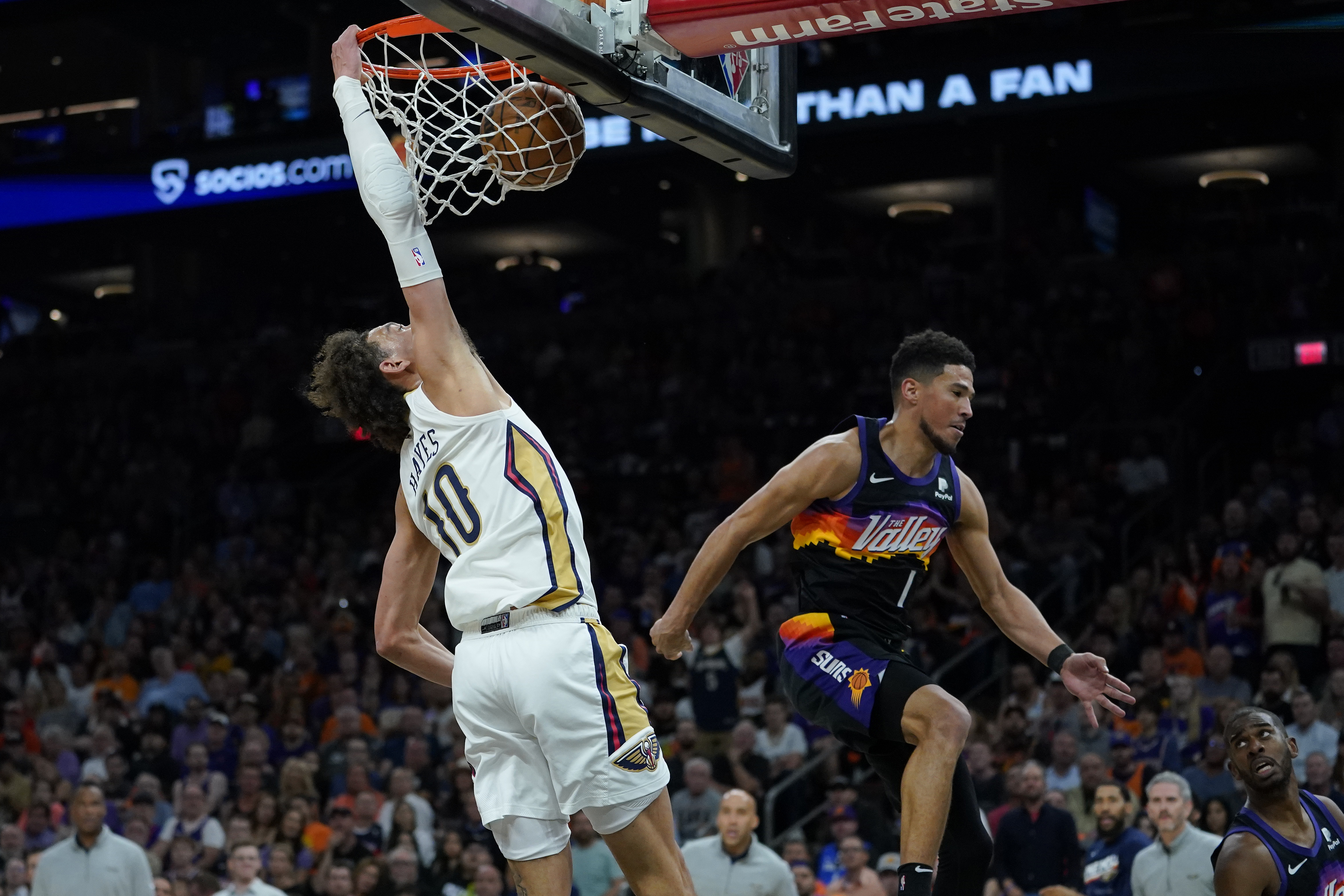 Devin Booker gets back into rhythm in the Suns' smashing win vs
