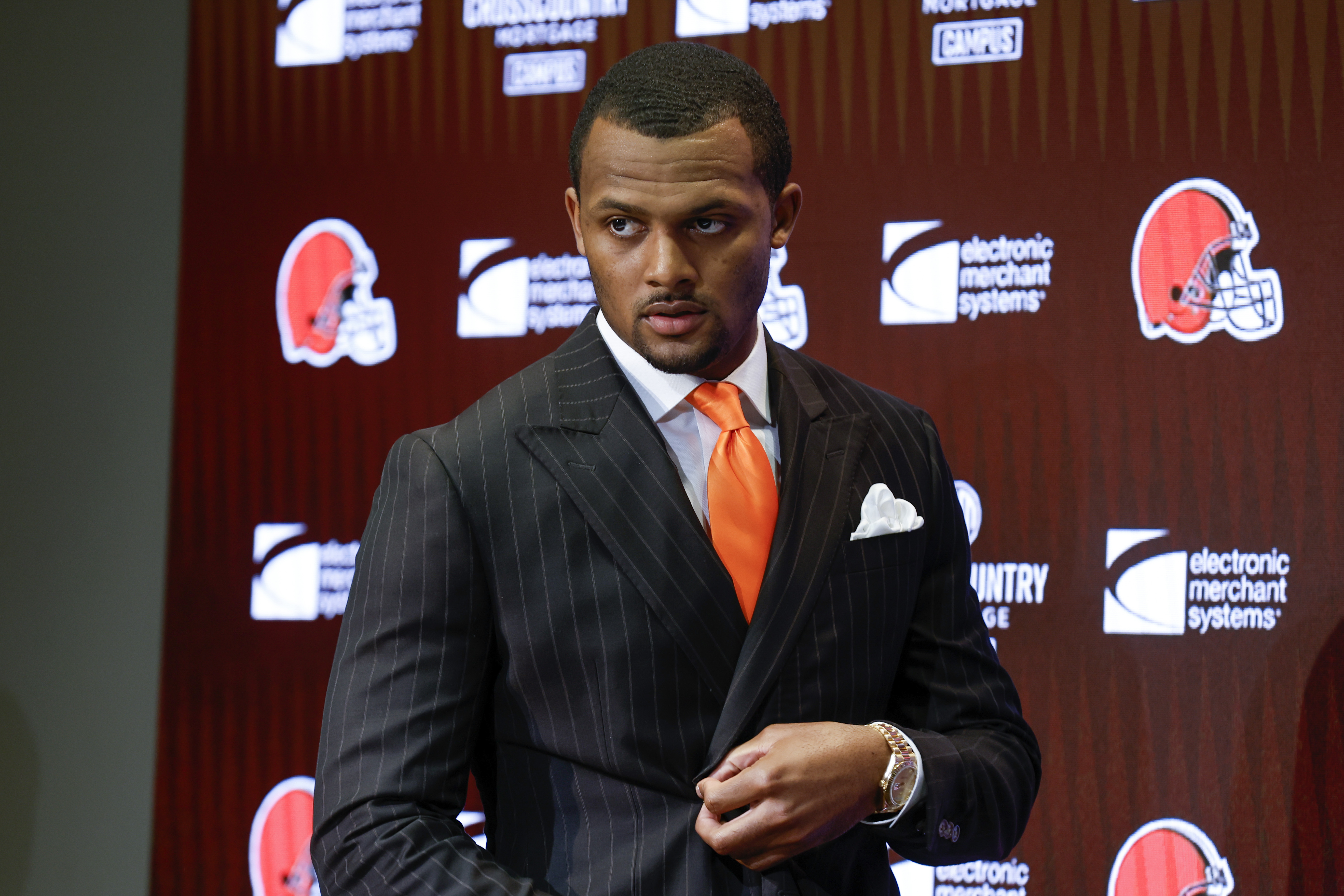 Cleveland Browns QB Deshaun Watson suspended for 6 games