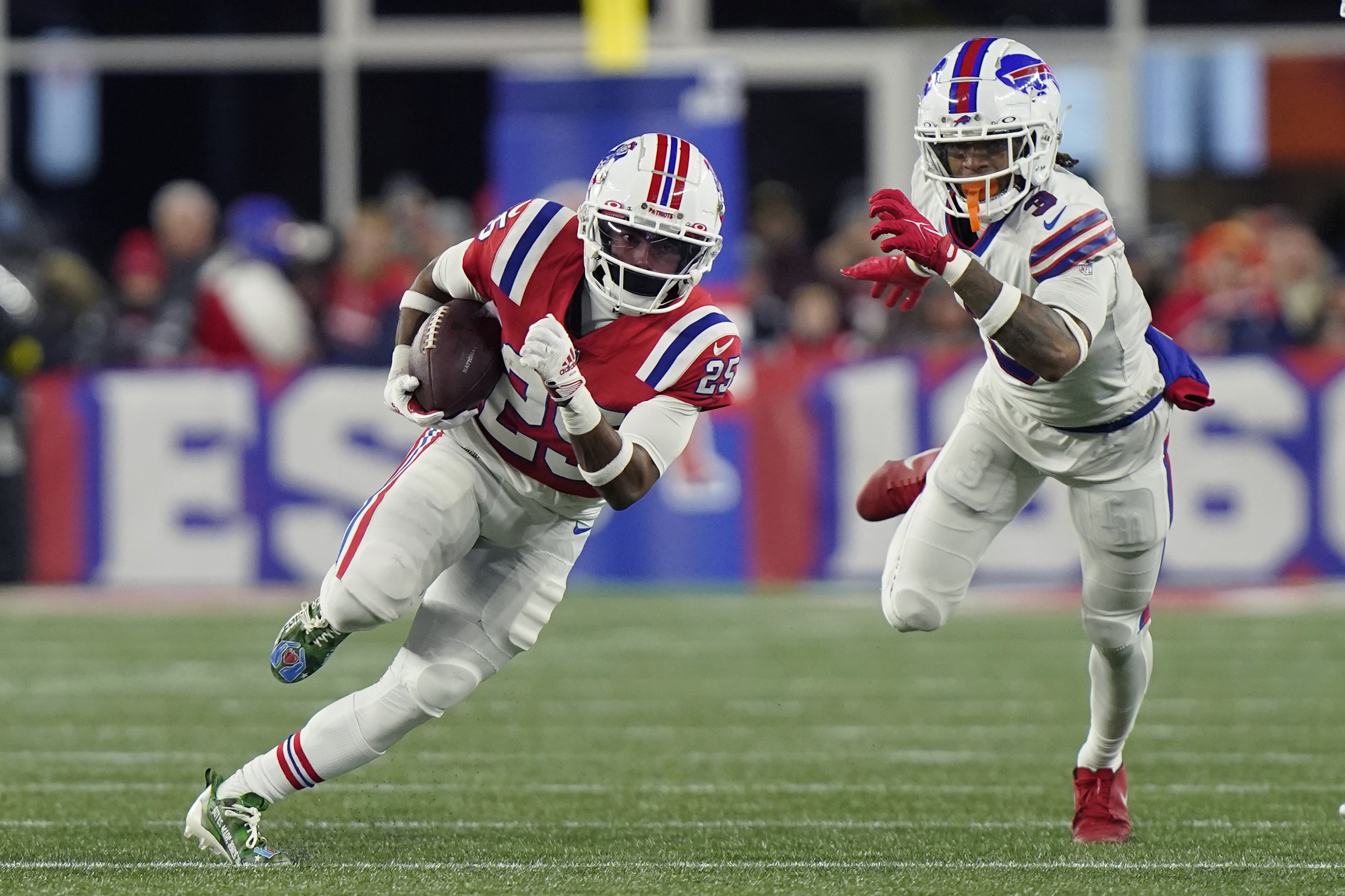 AFC playoff picture: Bills hold No. 1 spot, but Patriots move back in at  No. 7 - The Boston Globe