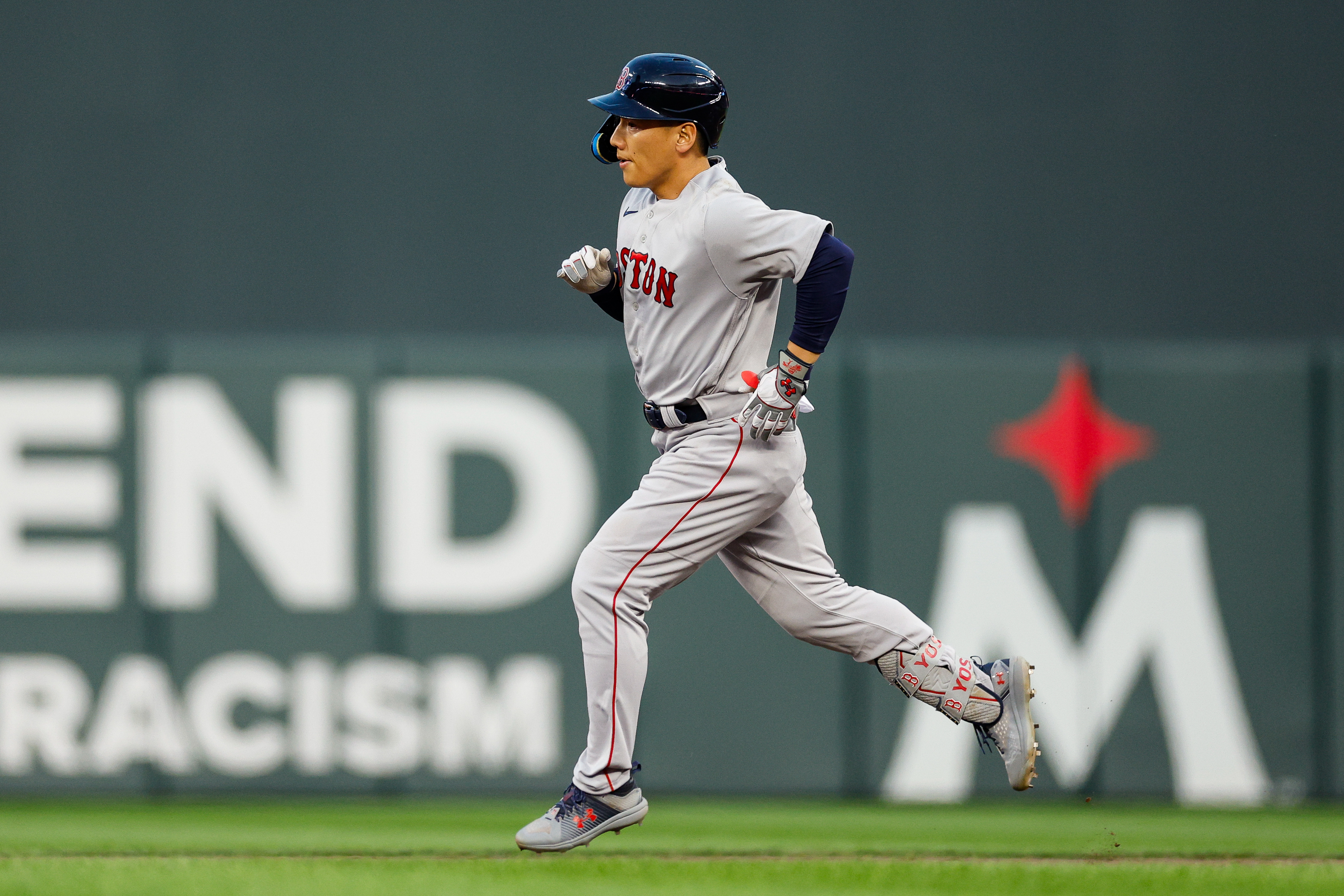 Christian Vázquez returns to Fenway for first time as a Twin