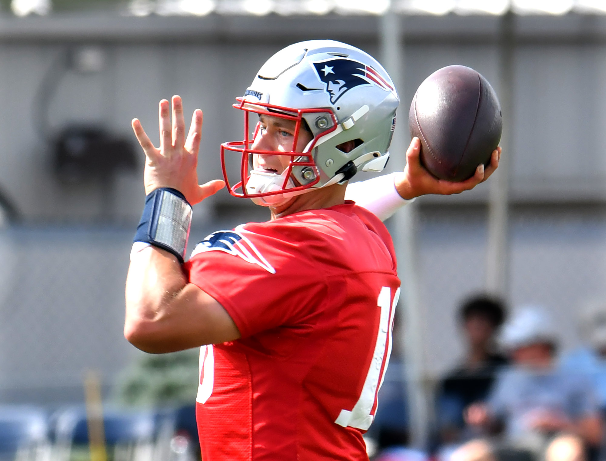 Patriots training camp report: Easy does it on the eve of joint