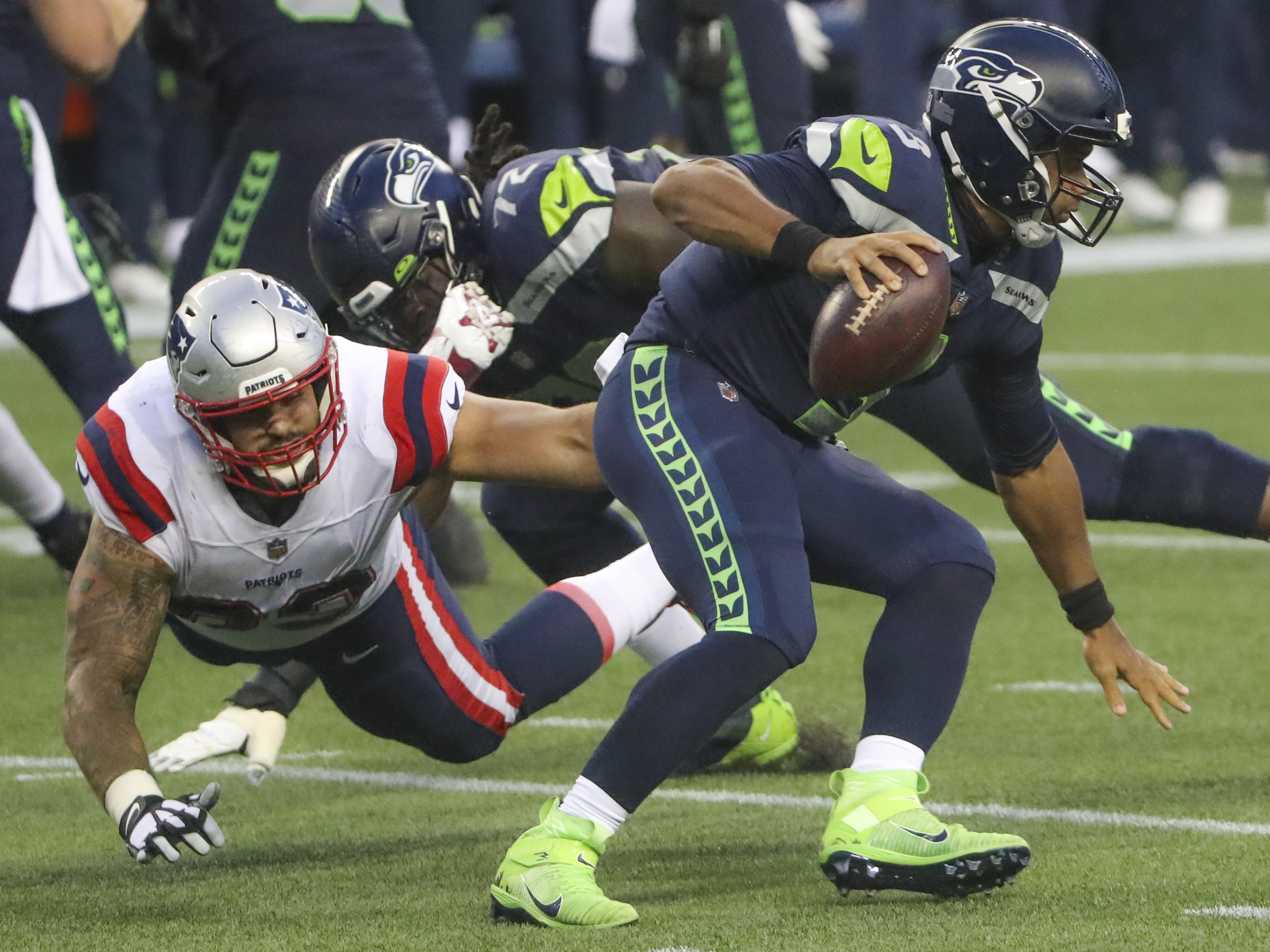 Cam Newton, Patriots fall short in wild duel with Russell Wilson, Seahawks  - The Boston Globe