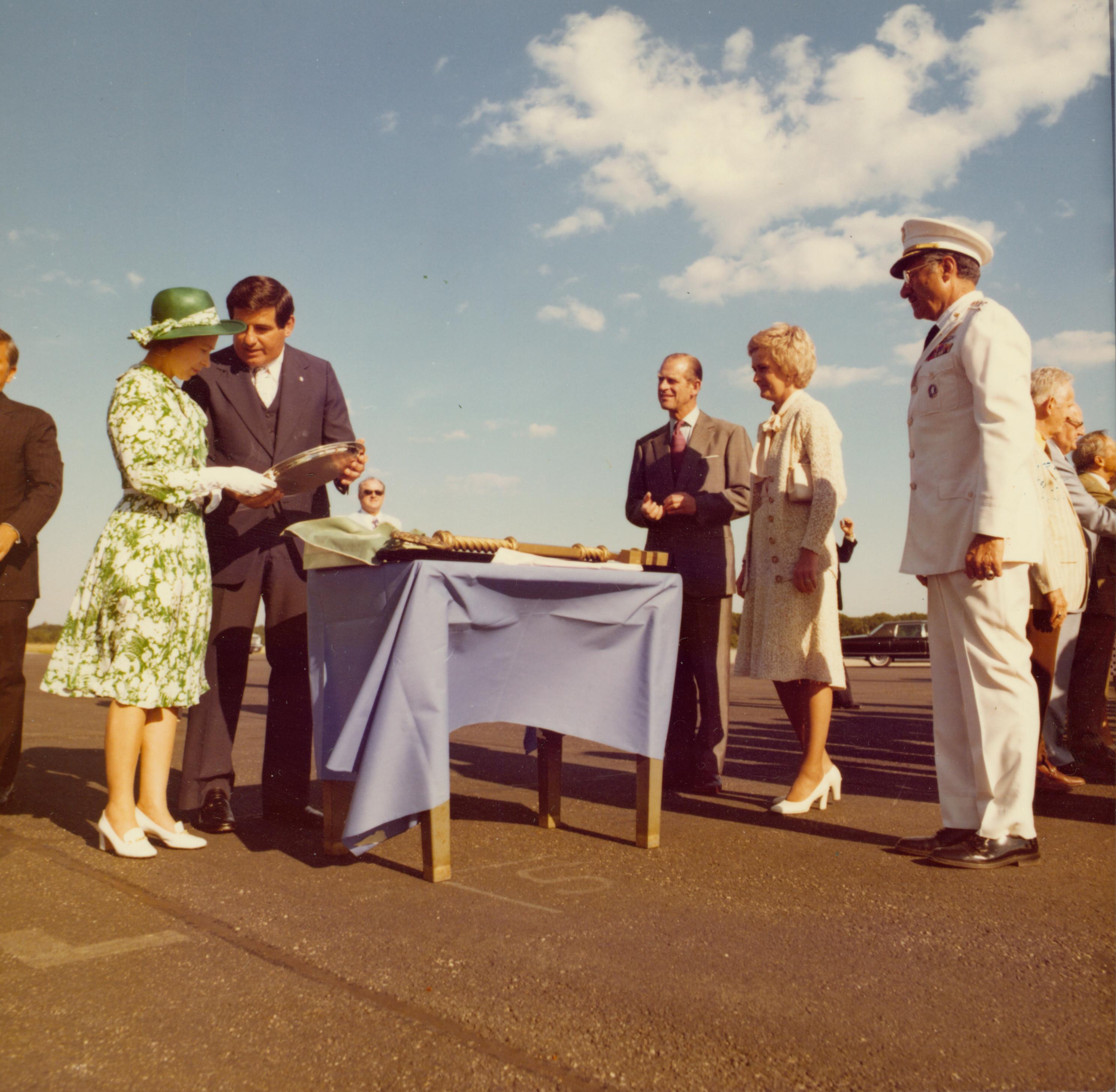 American President Gerald Ford dances with Queen Elizabeth