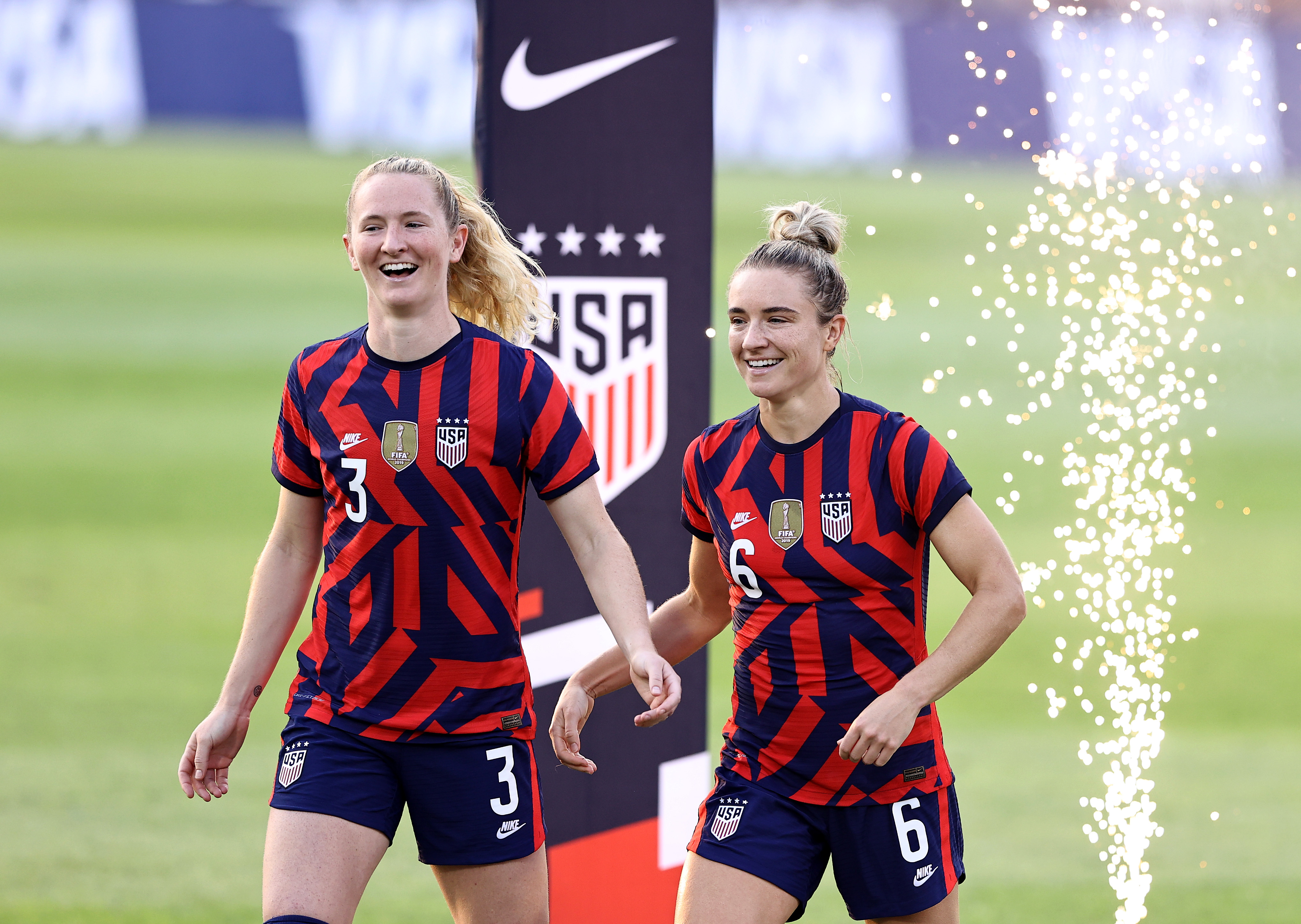 Samantha Mewis (left) and Kristie Mewis are from Hanson, Mass.