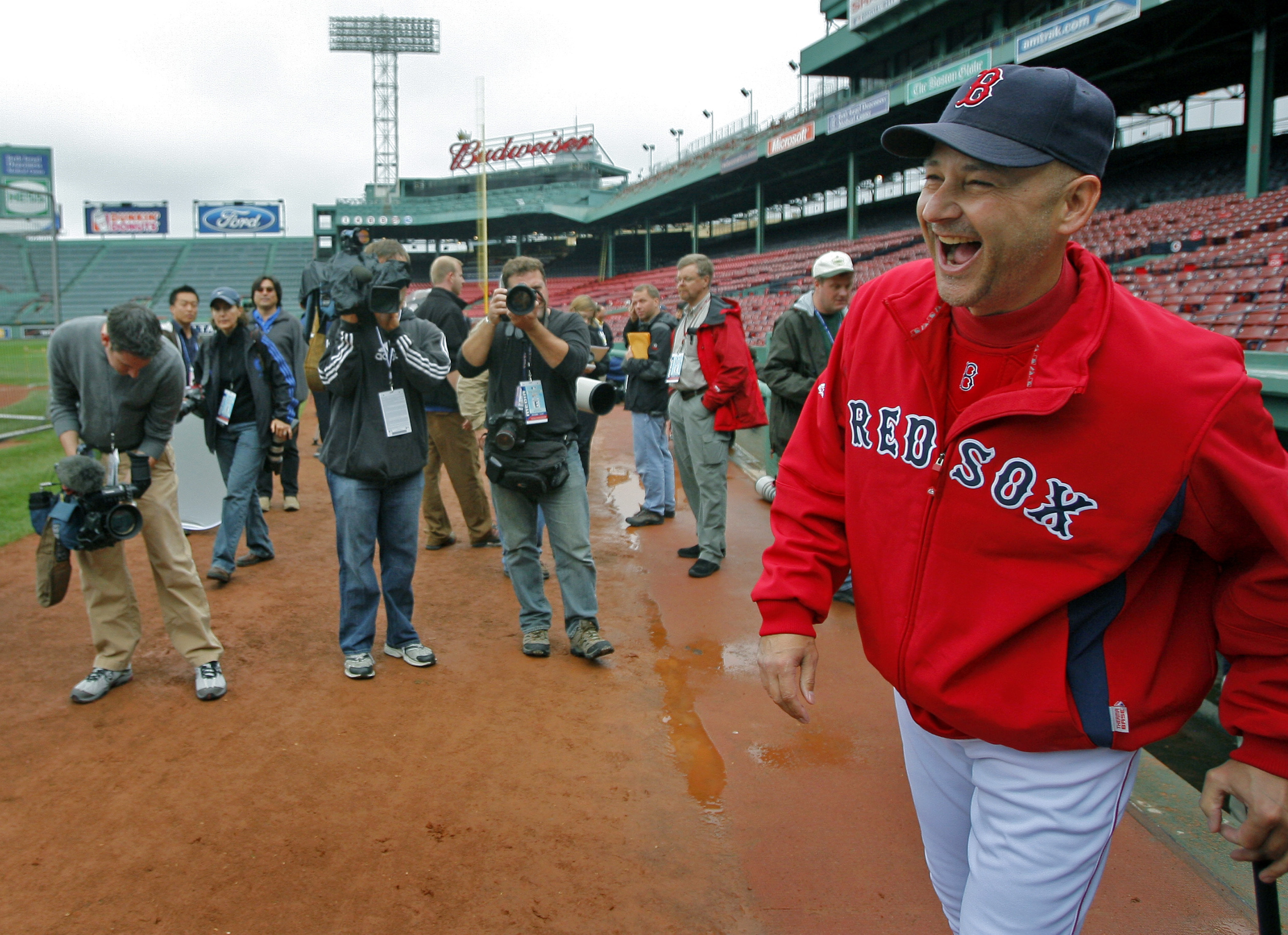 Gabe Kapler returns to Fenway as manager of a first-place team - The Boston  Globe