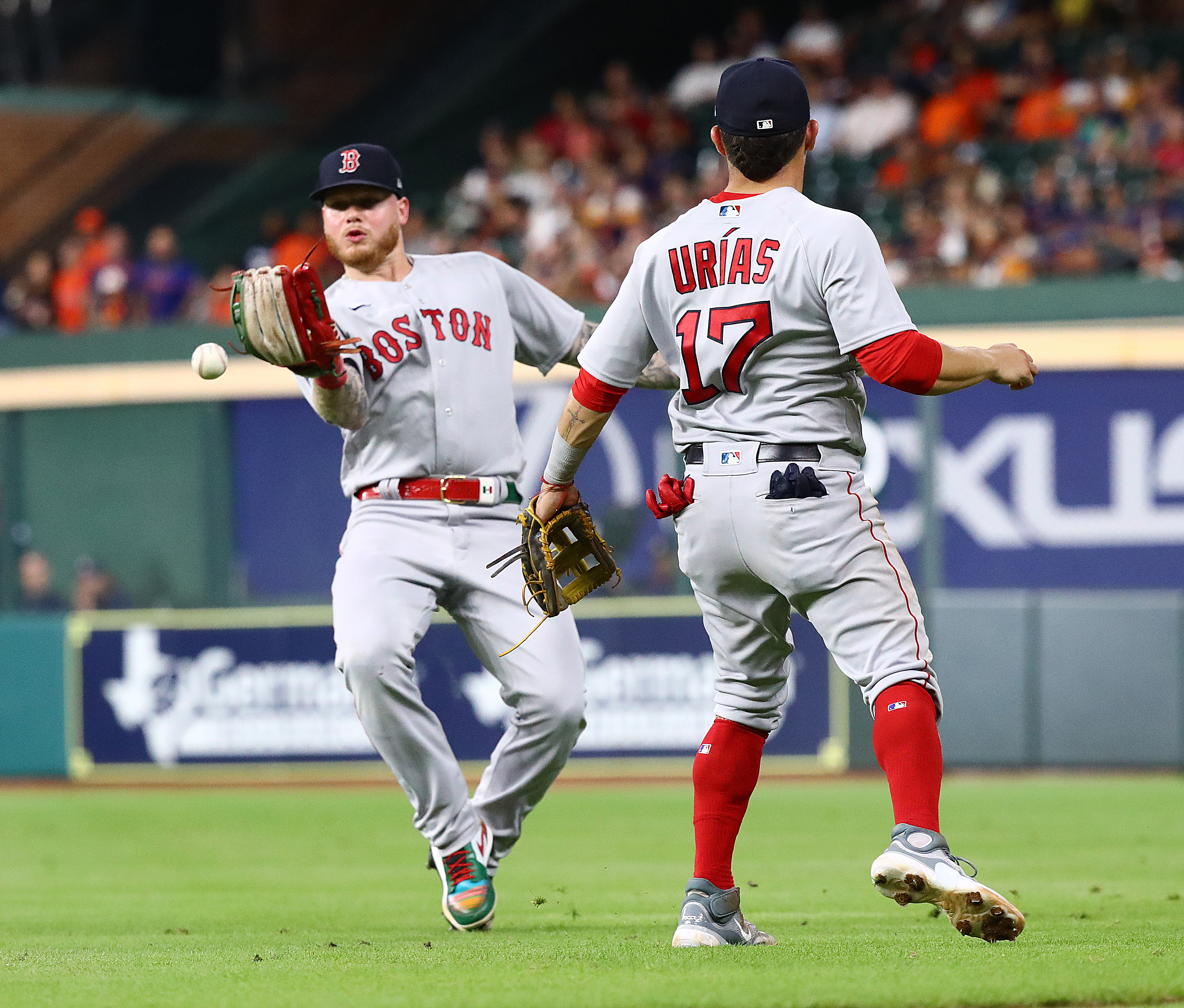 Alex Verdugo Loses Ball In Sun, Costing Red Sox Four Runs Against Rays -  CBS Boston