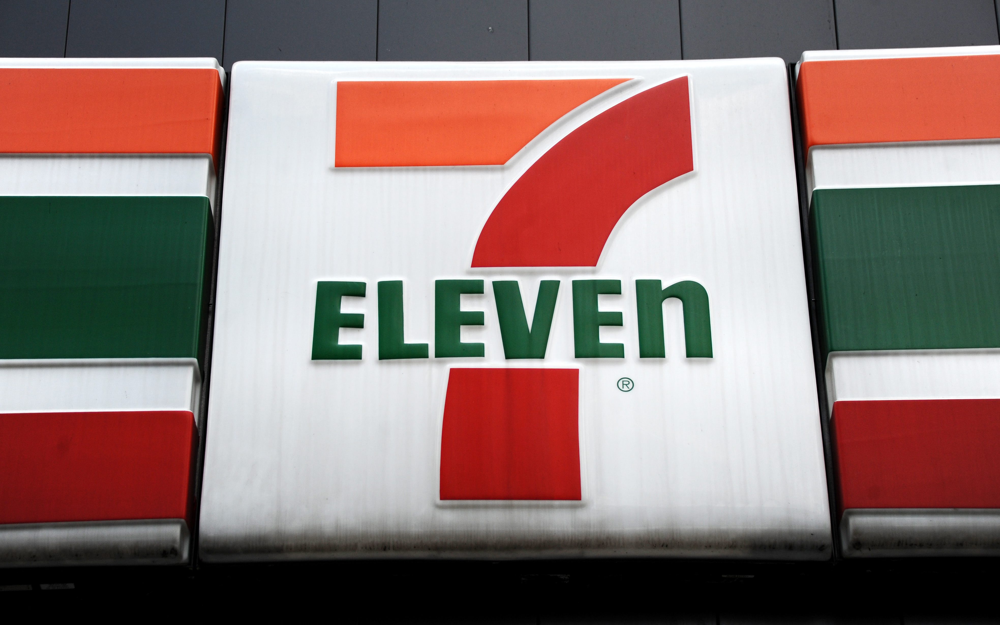 SJC rules 7-Eleven franchisees can be considered employees - The Boston  Globe