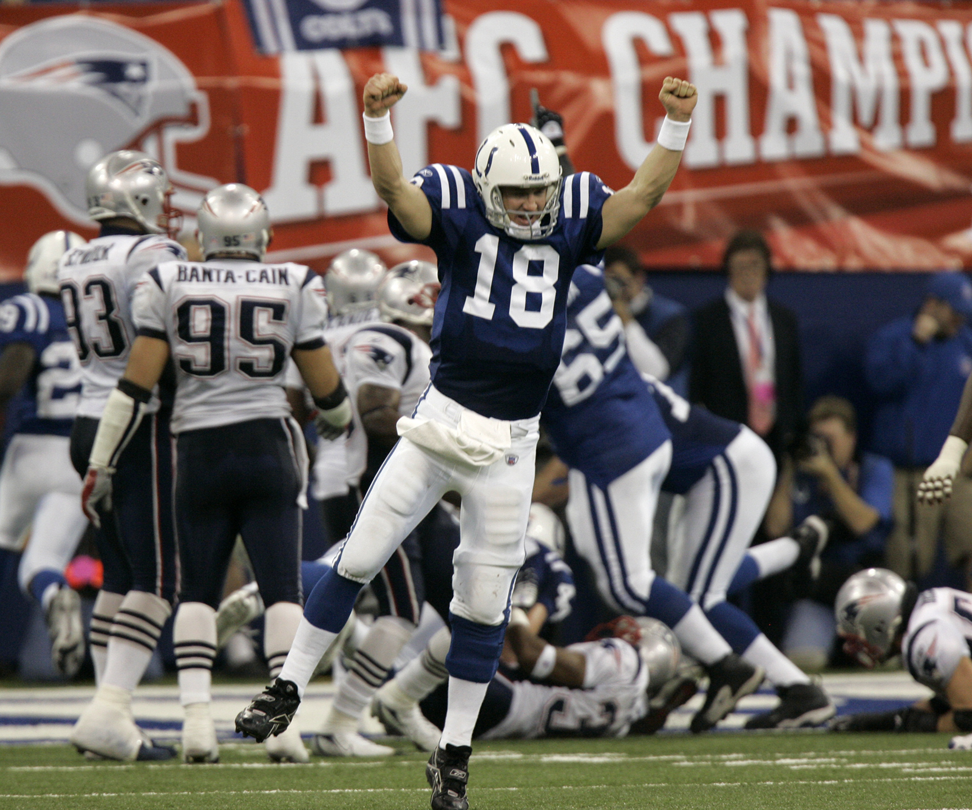 Peyton Manning steered the Colts past Brady's Patriots in January 2007.
