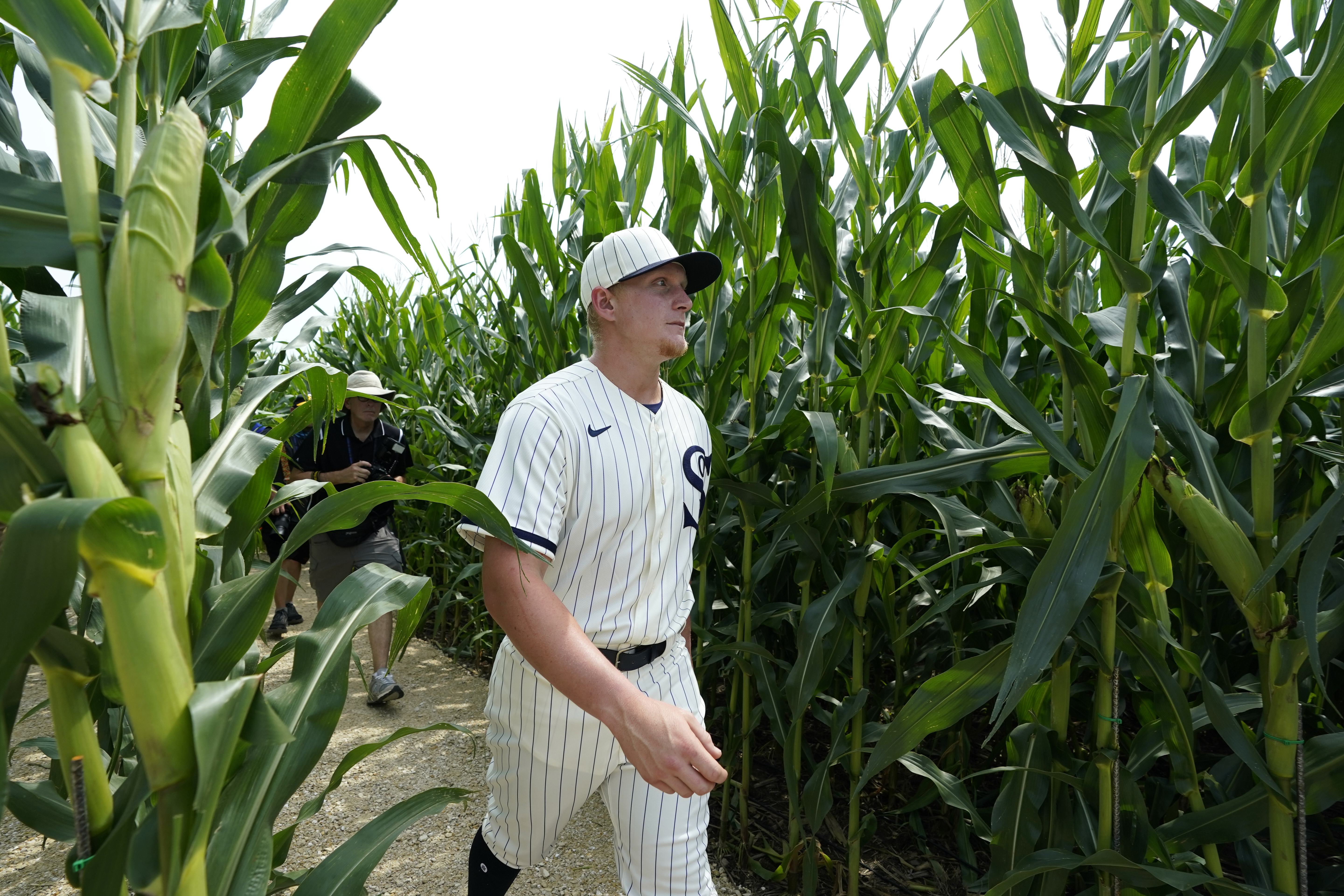 Yankees and White Sox recreate Field of Dreams in Iowa cornfields