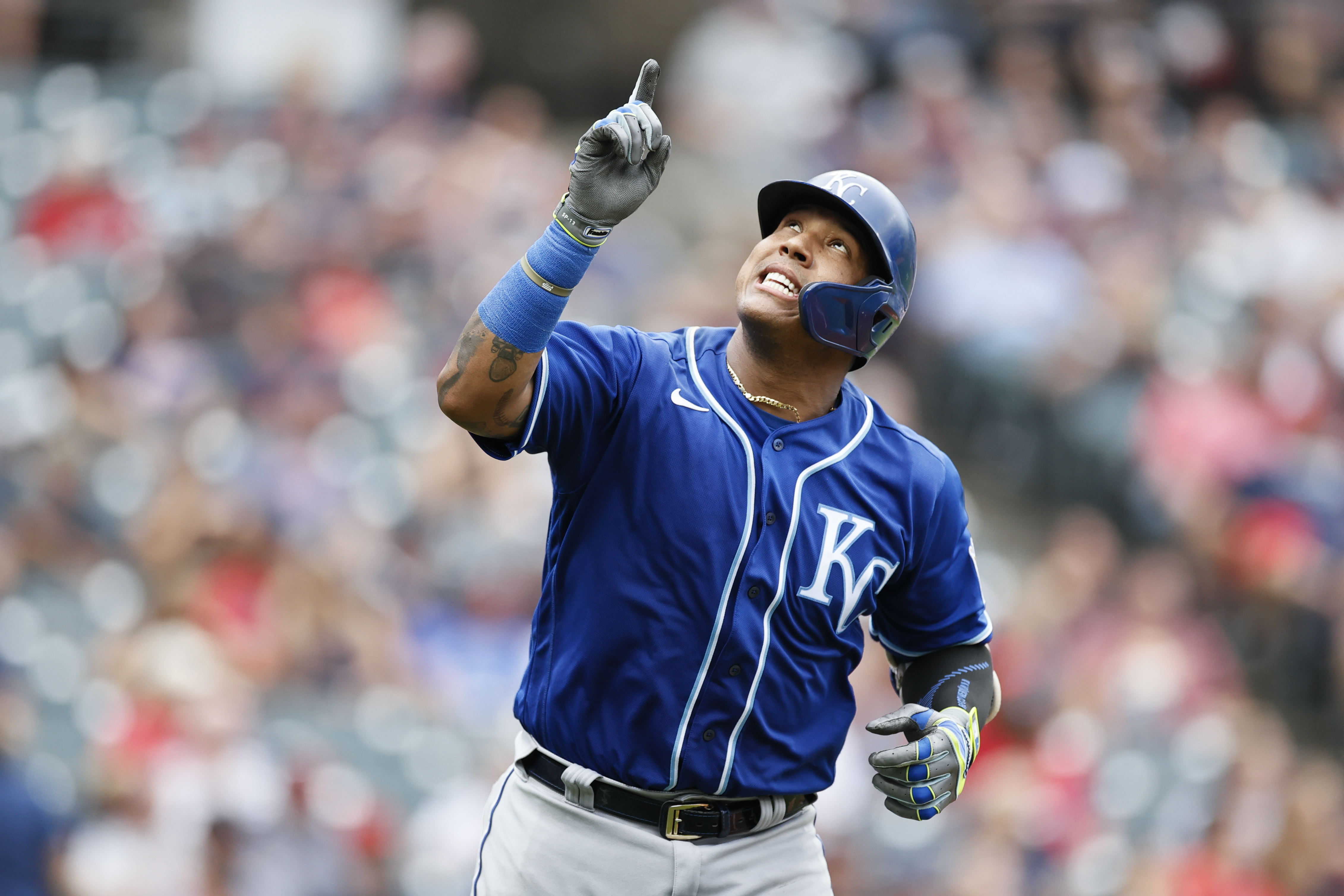 Salvador Perez hits his 200th homer as a catcher as the Royals